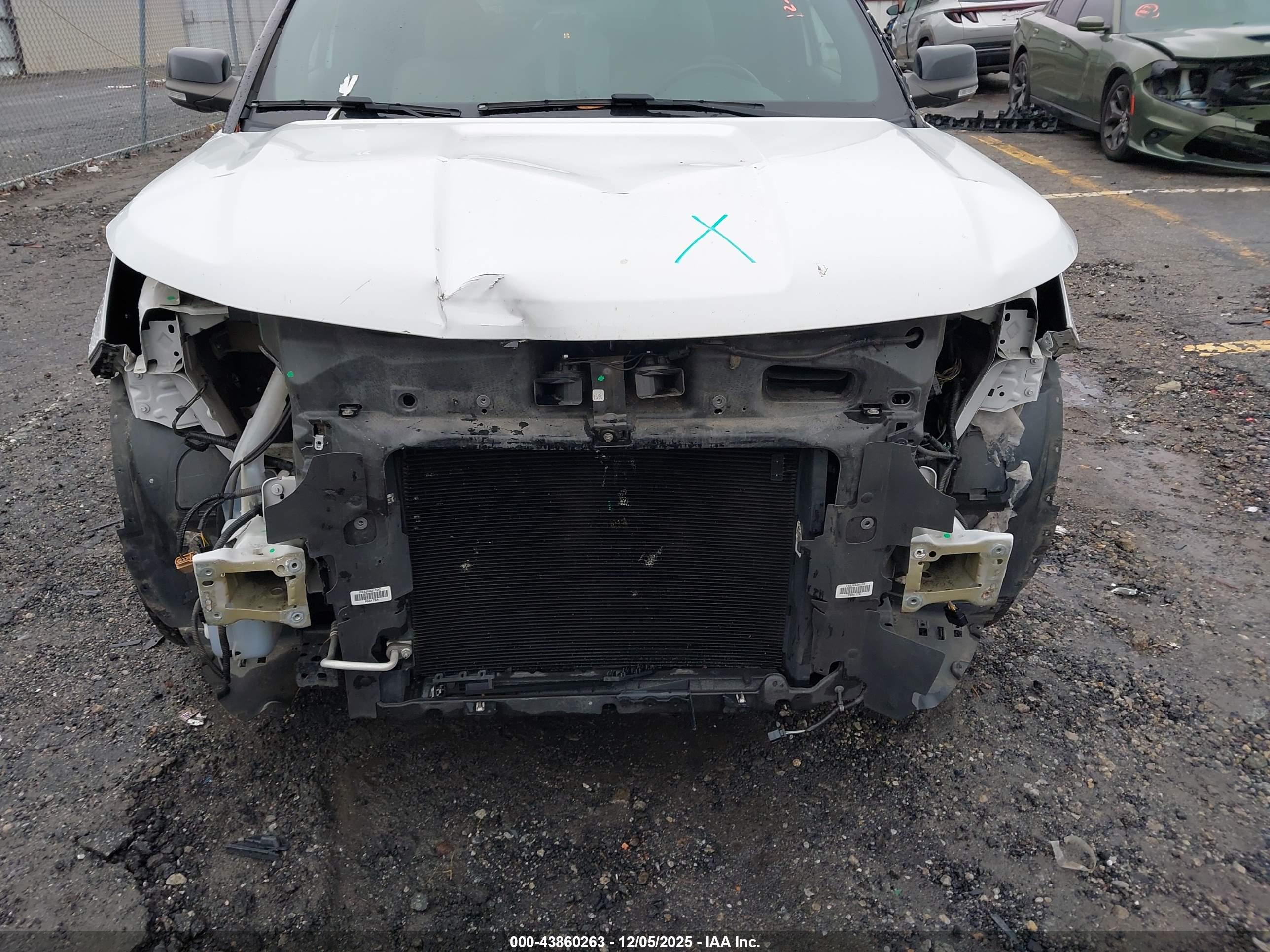 FORD EXPLORER image 6