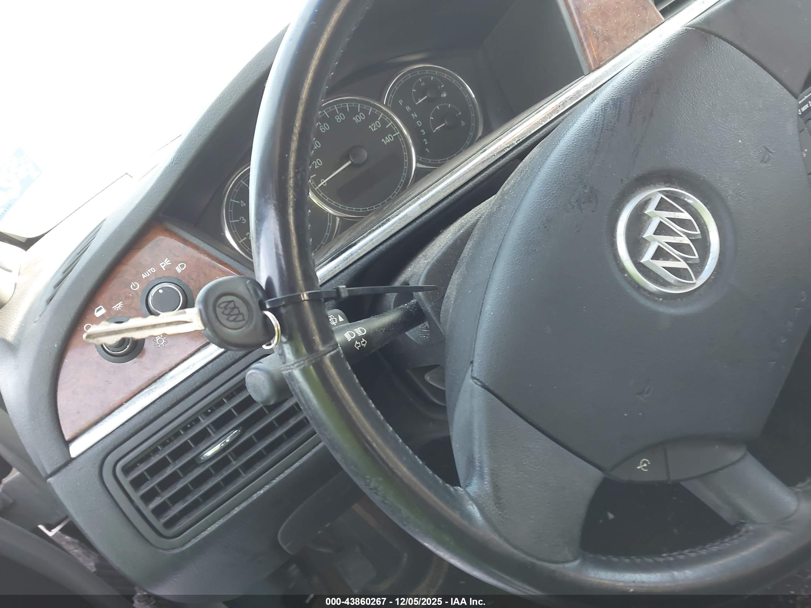 BUICK LACROSSE image 11