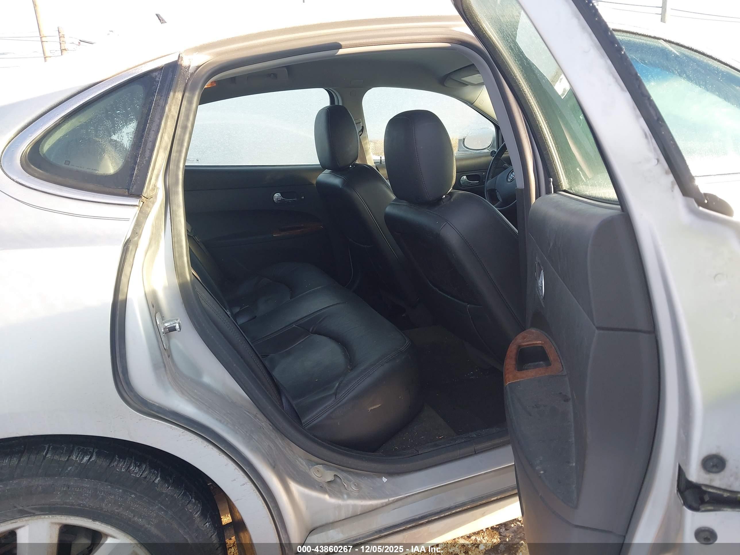 BUICK LACROSSE image 8
