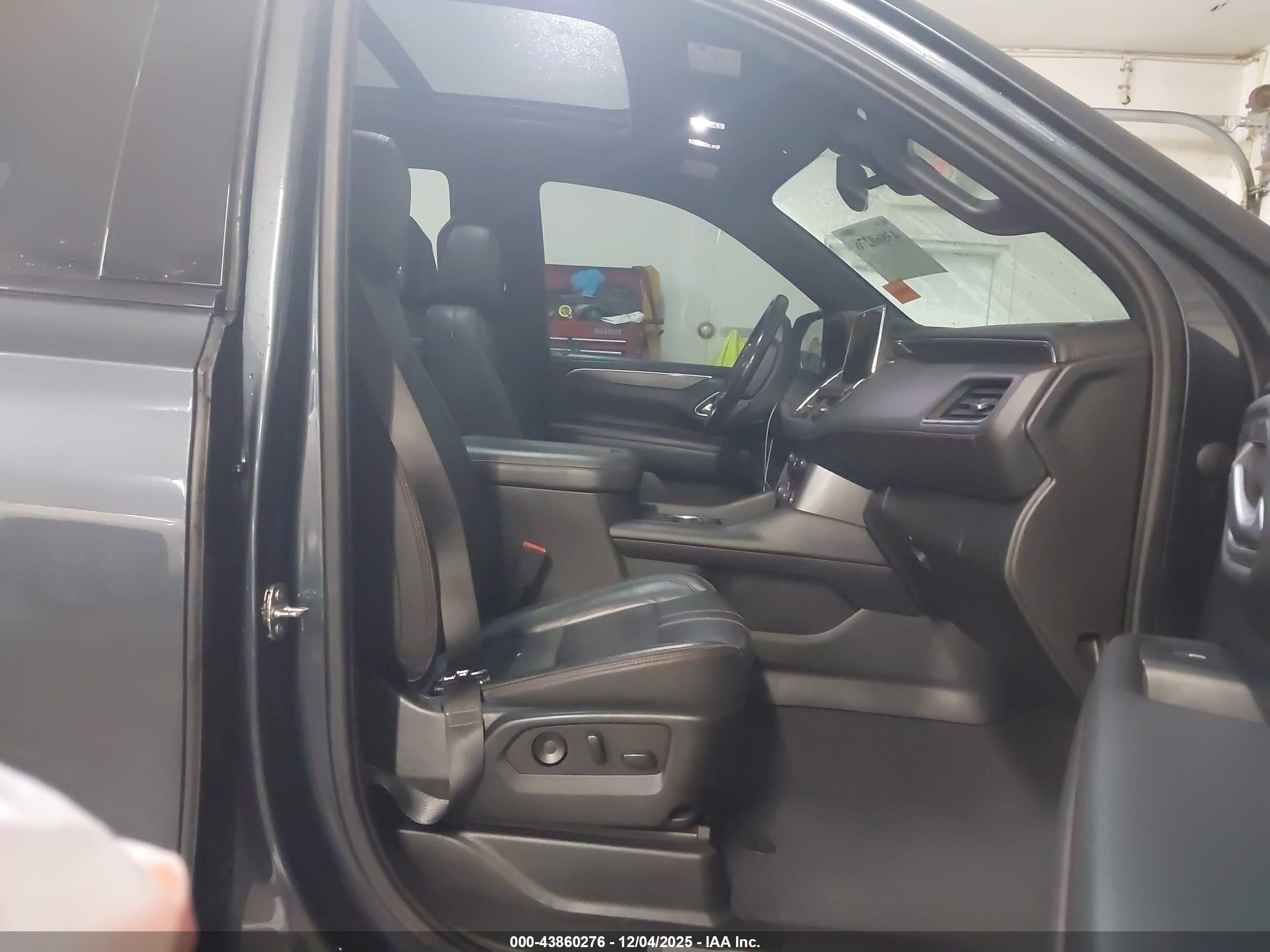 CHEVROLET TAHOE image 5