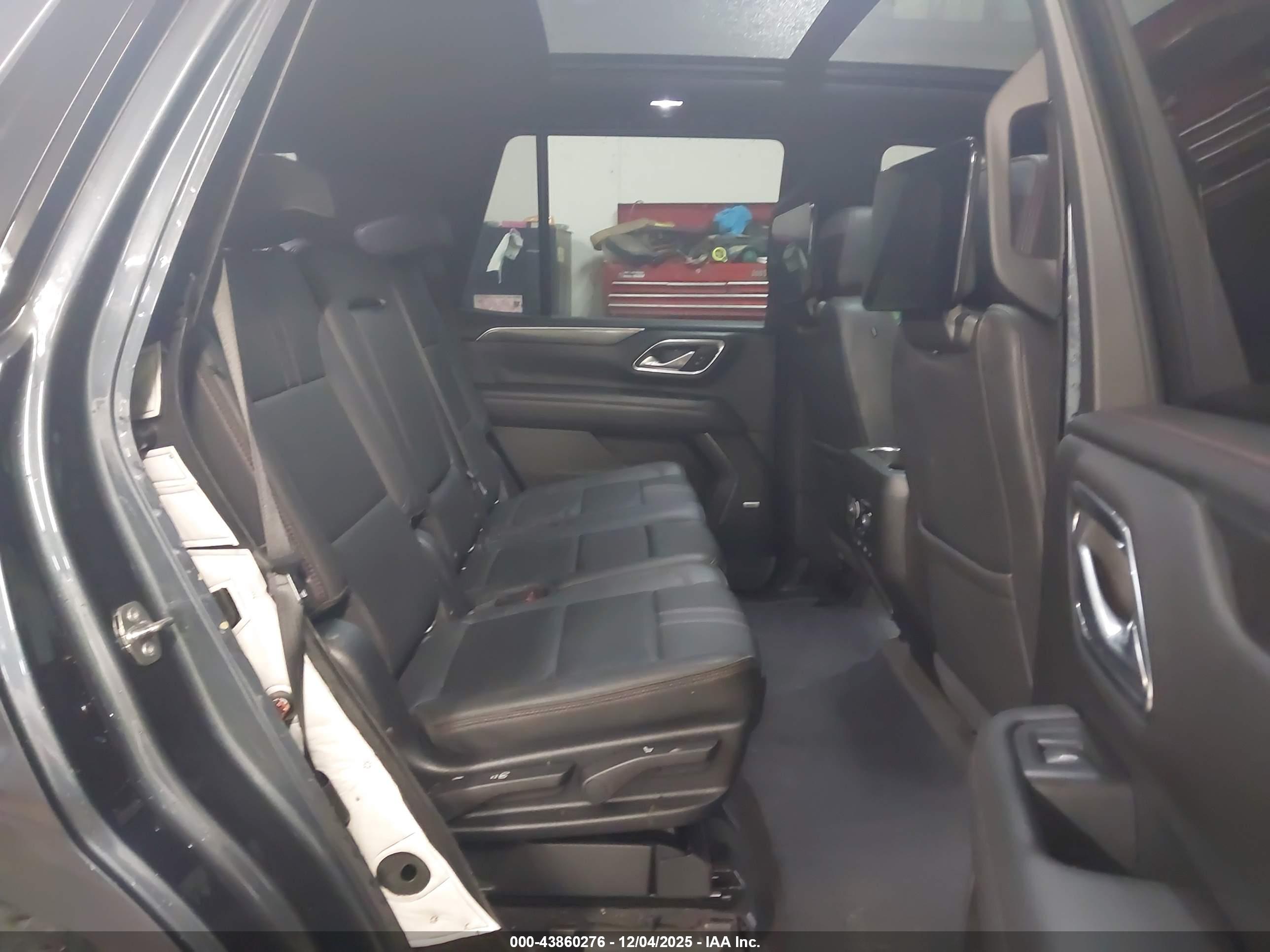 CHEVROLET TAHOE image 8