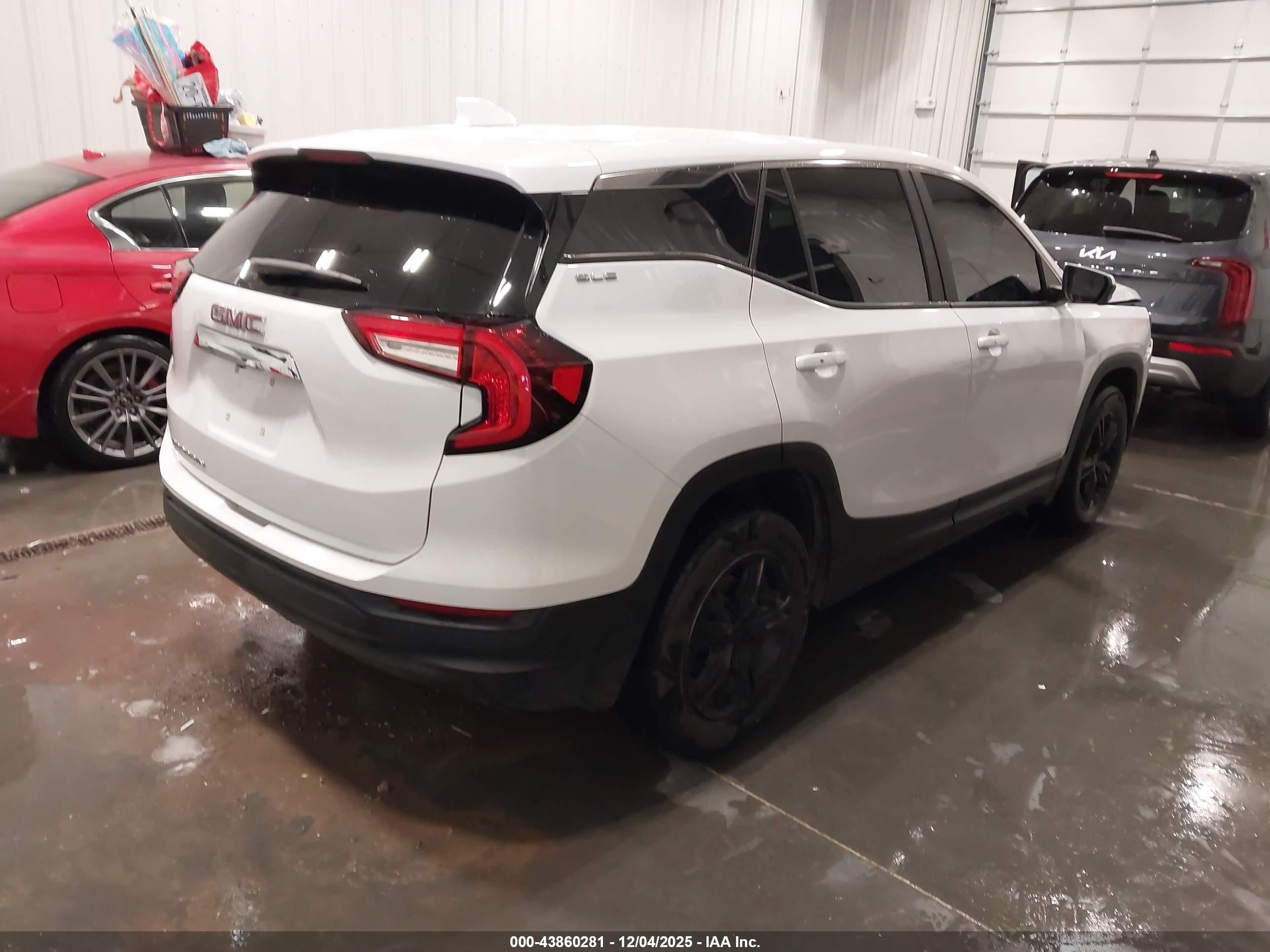 GMC TERRAIN image 4