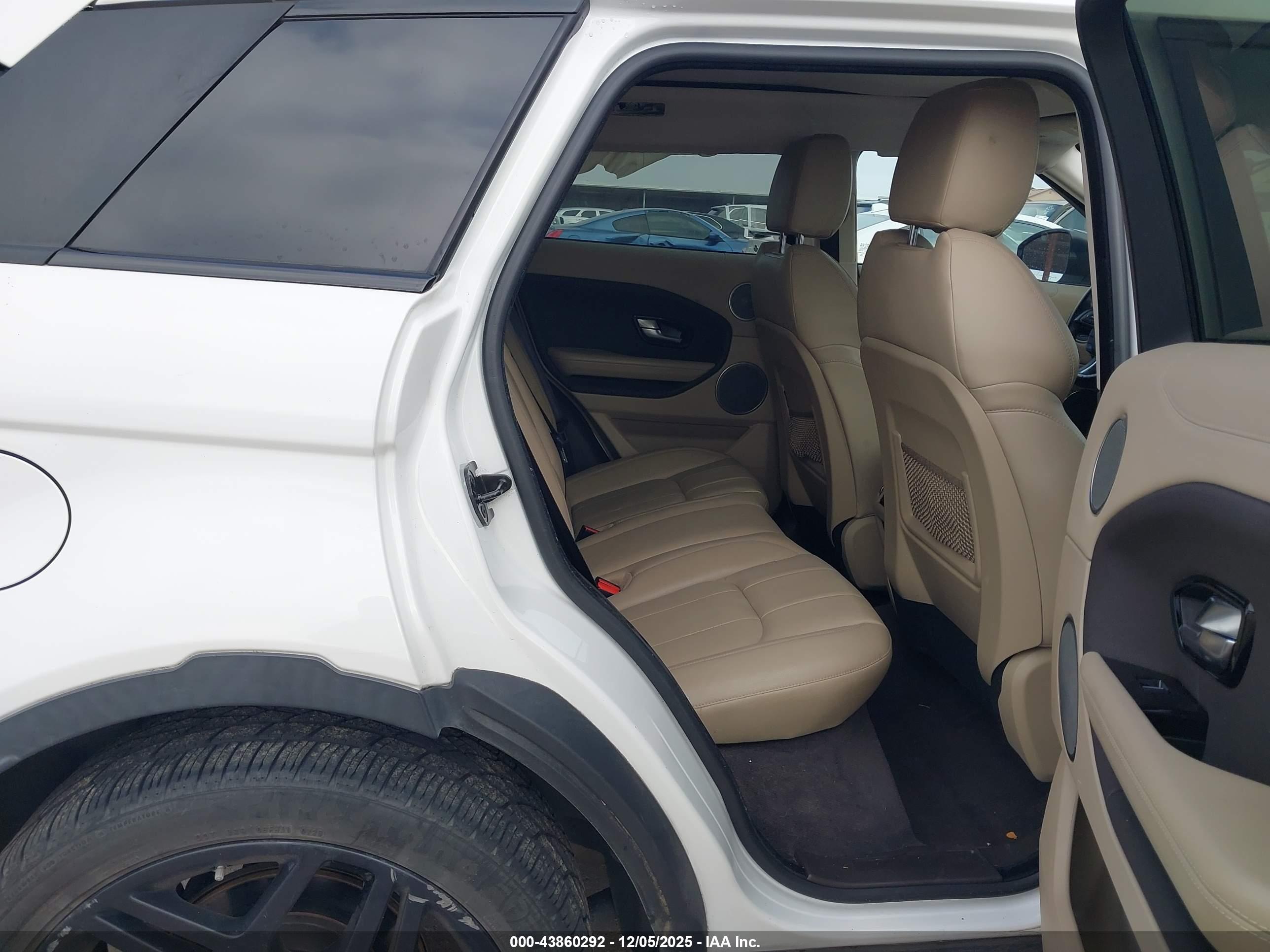 LAND ROVER image 8