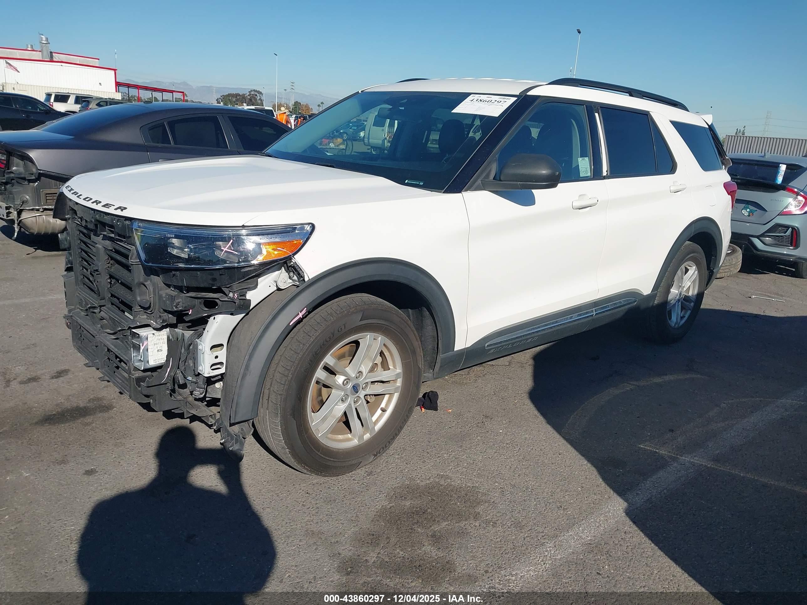 FORD EXPLORER image 2