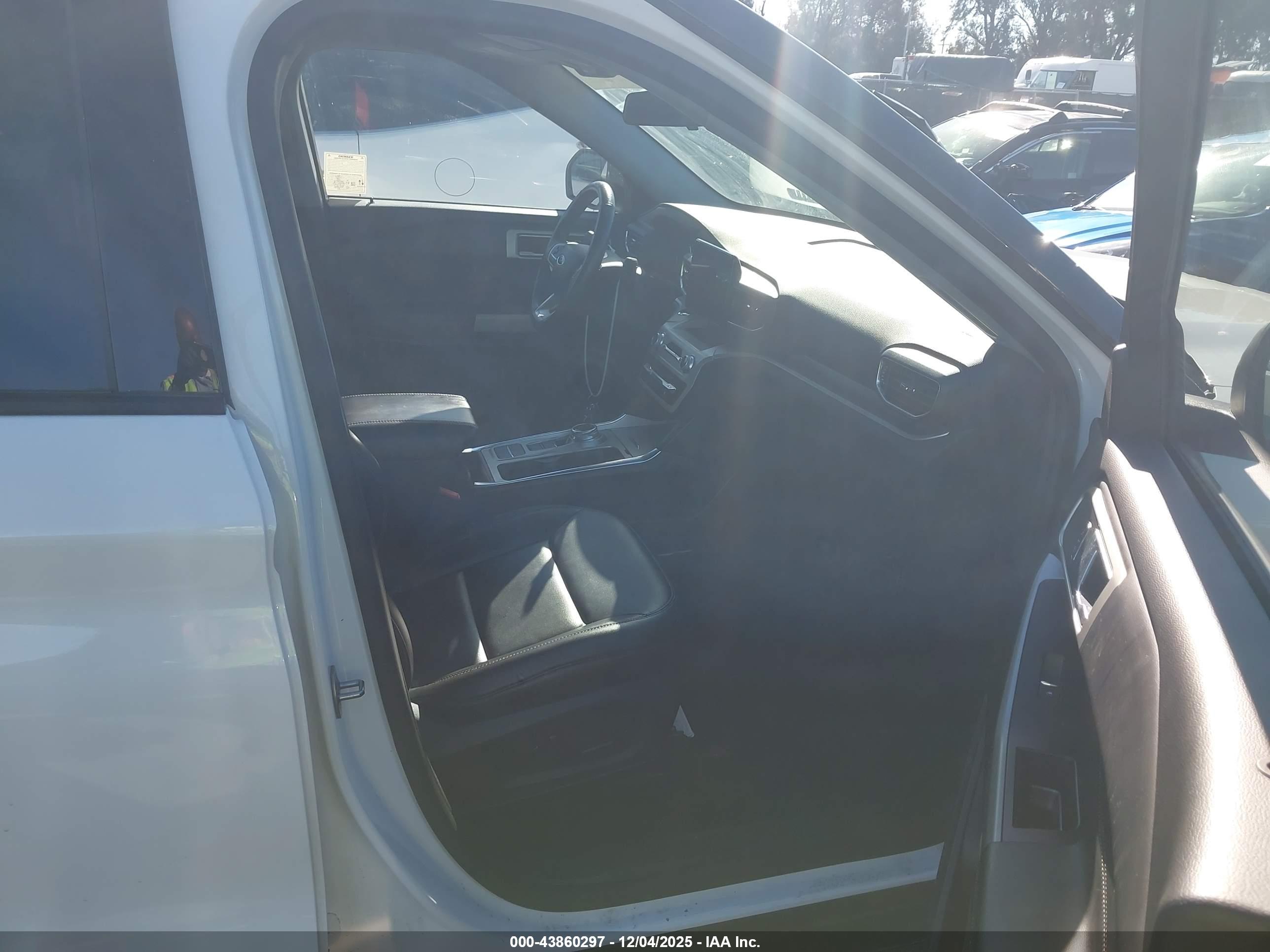 FORD EXPLORER image 5