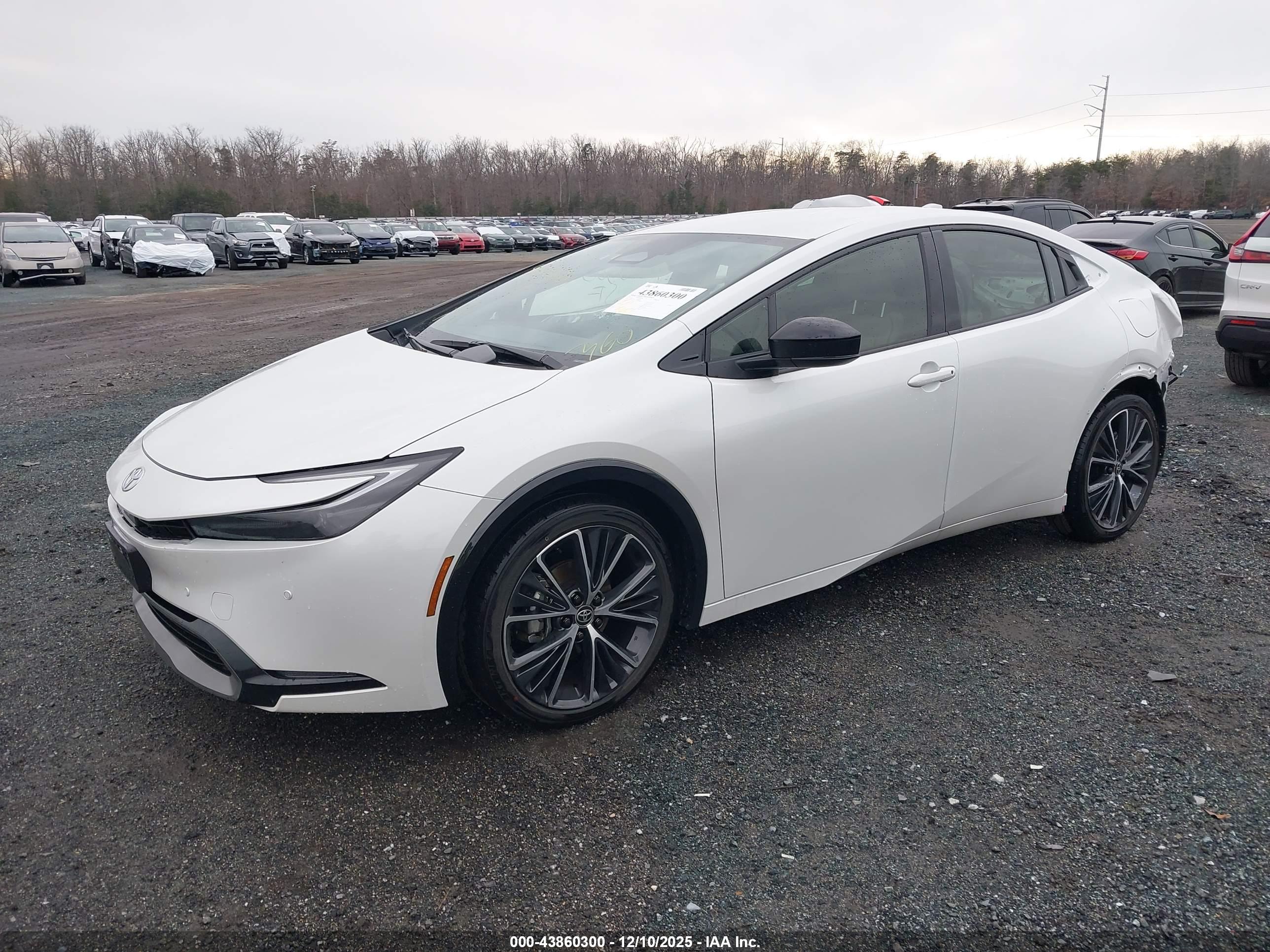 TOYOTA PRIUS image 2