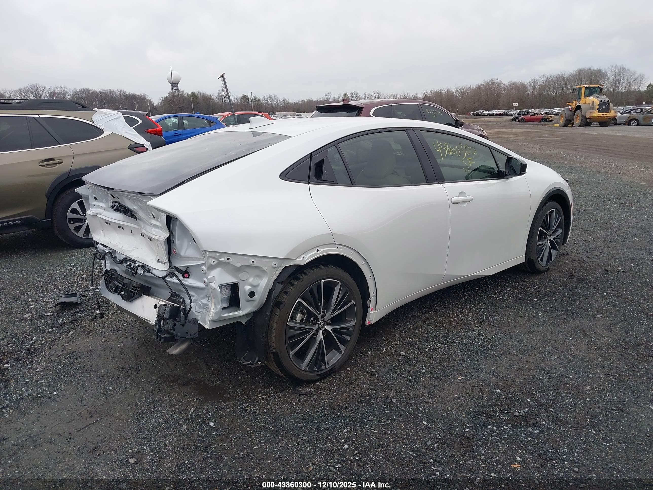 TOYOTA PRIUS image 4