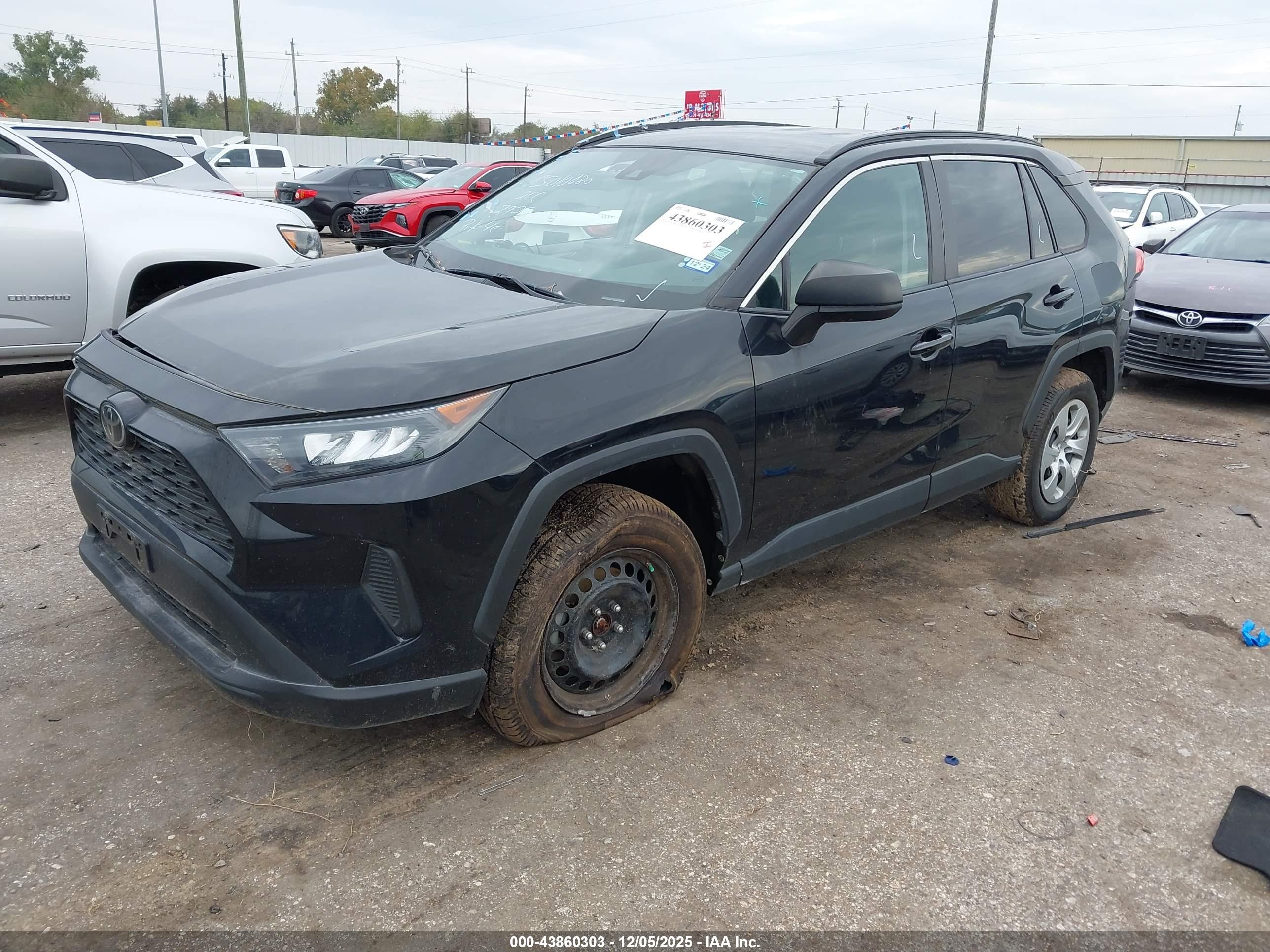 TOYOTA RAV4 image 2