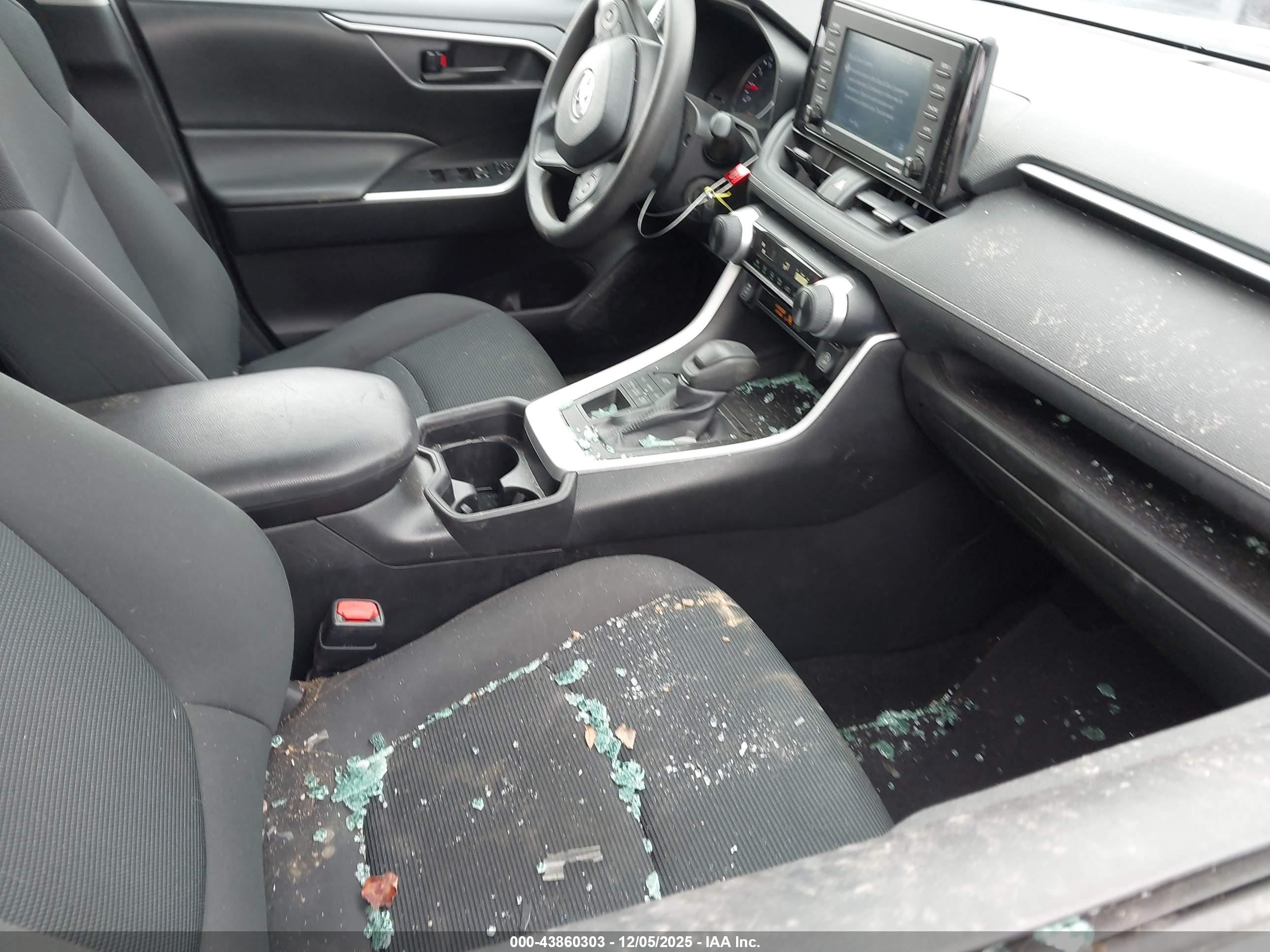 TOYOTA RAV4 image 5