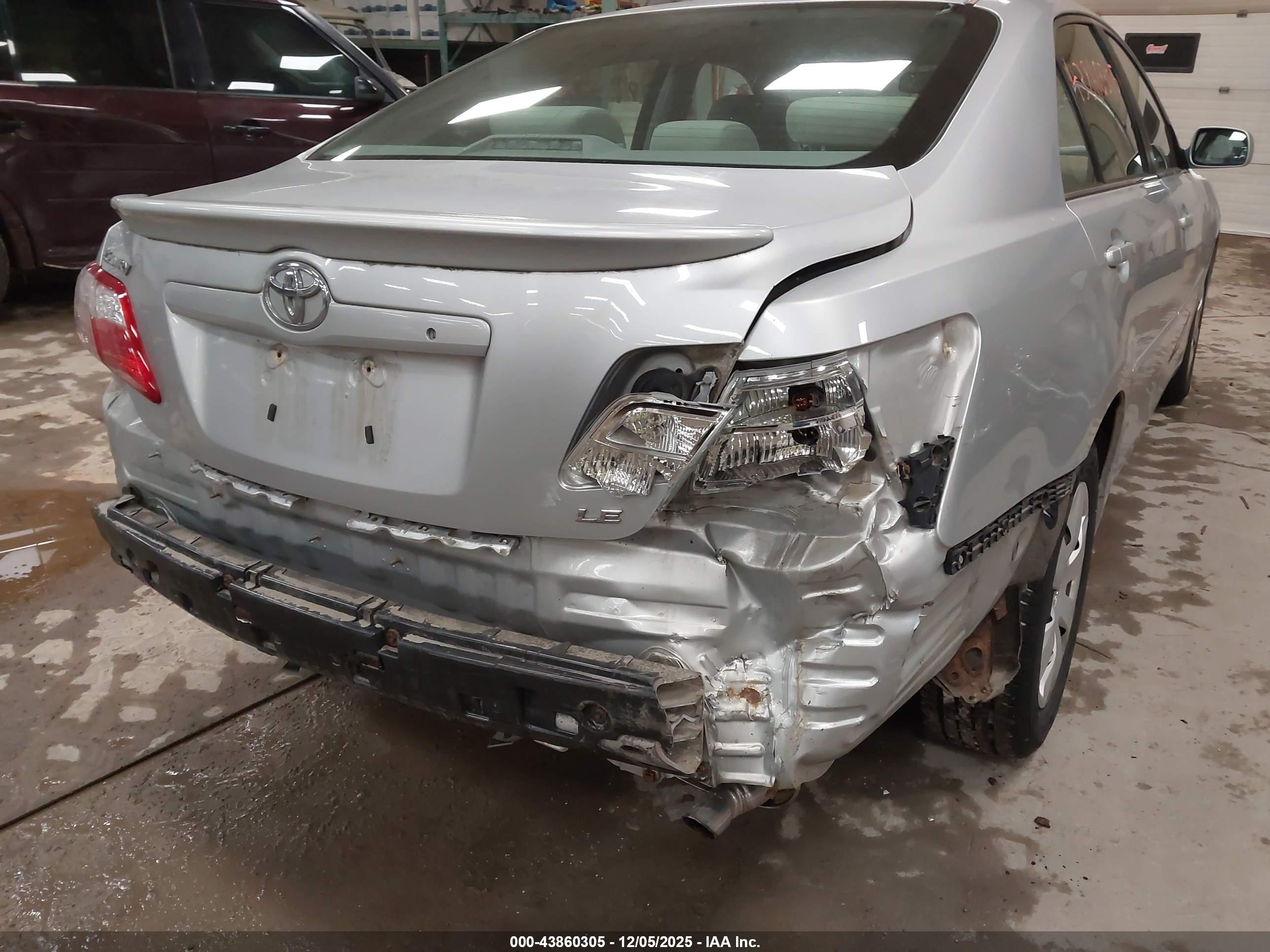 TOYOTA CAMRY image 6