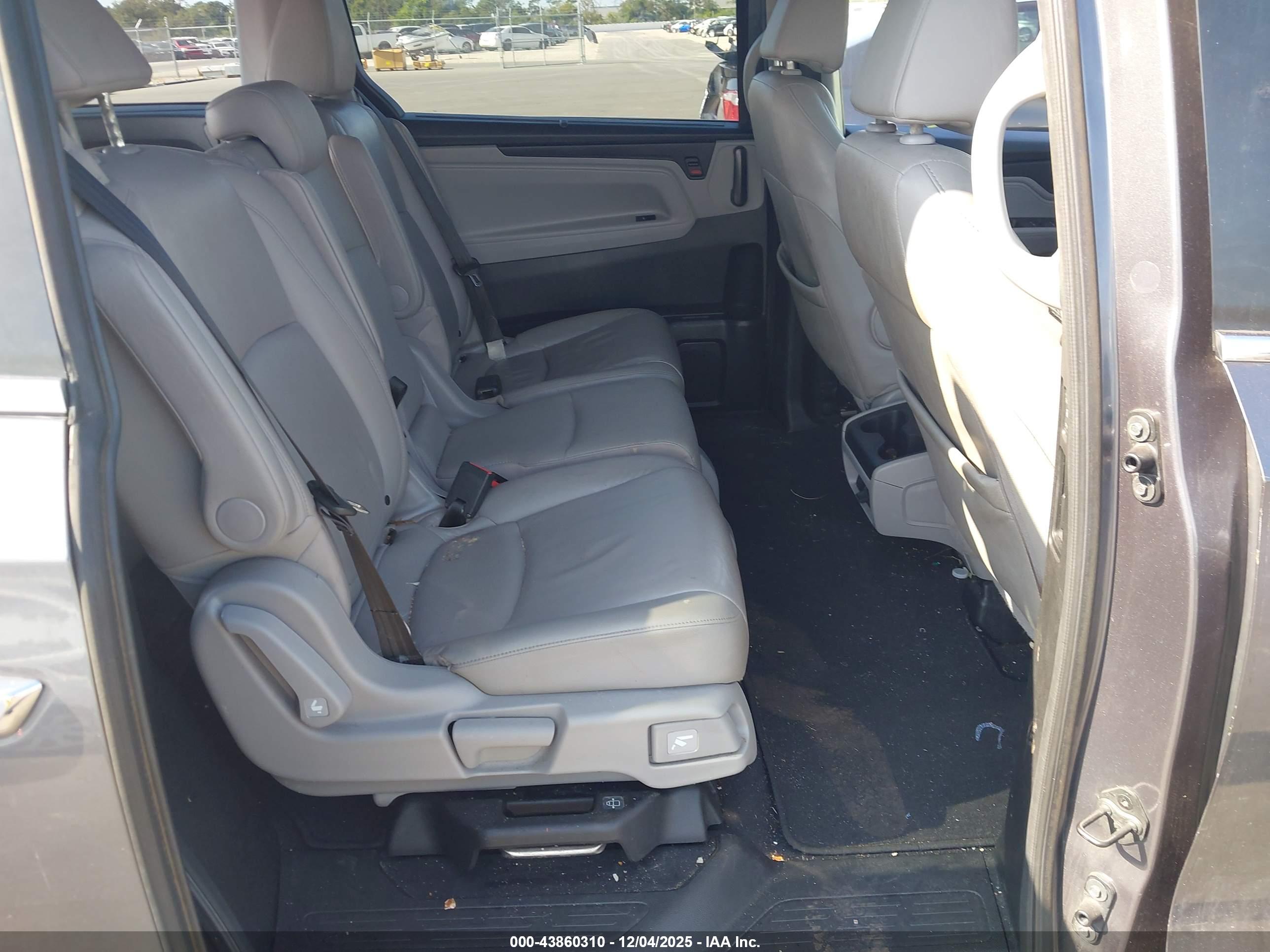 HONDA ODYSSEY image 8