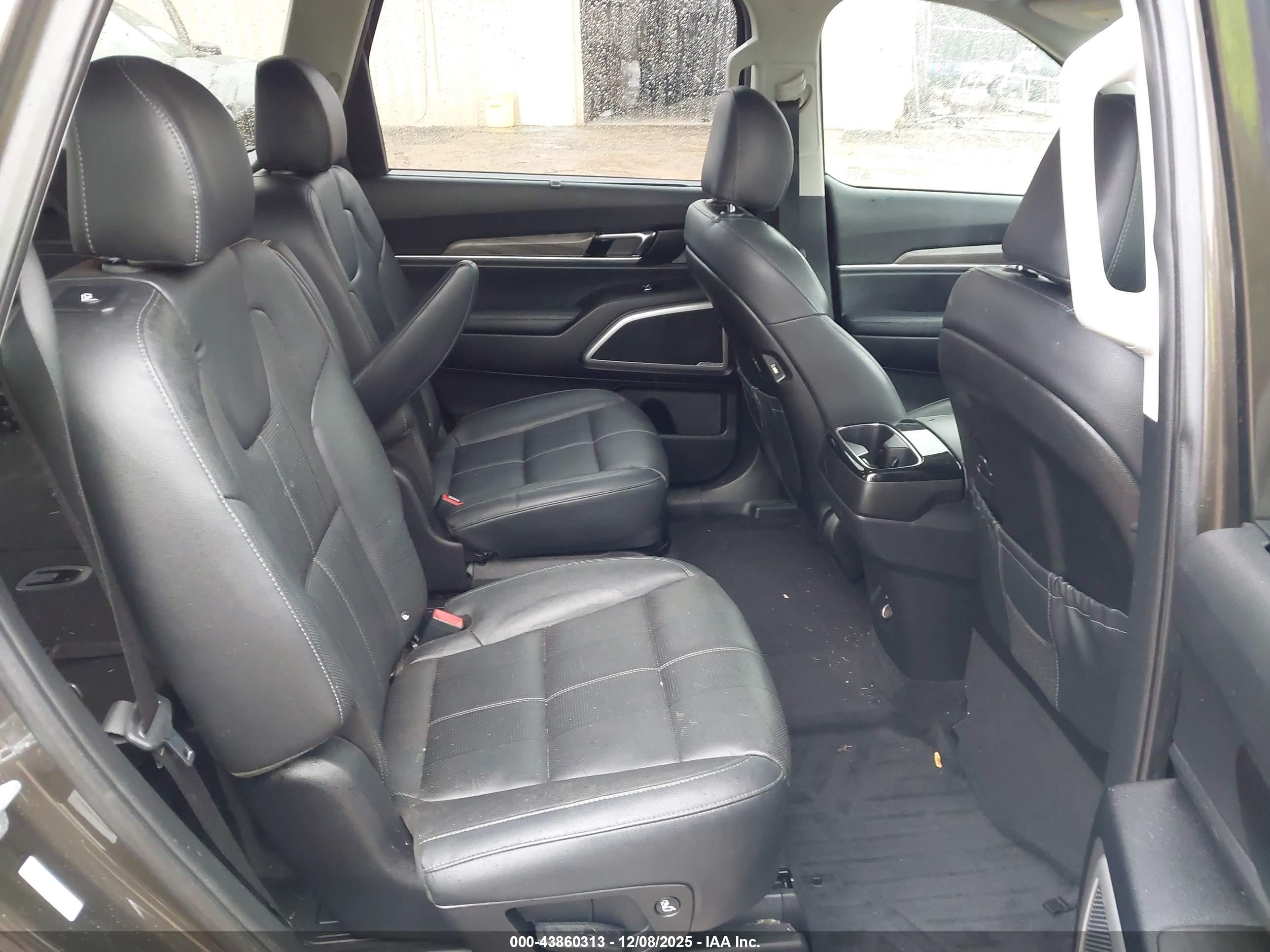 KIA TELLURIDE image 8