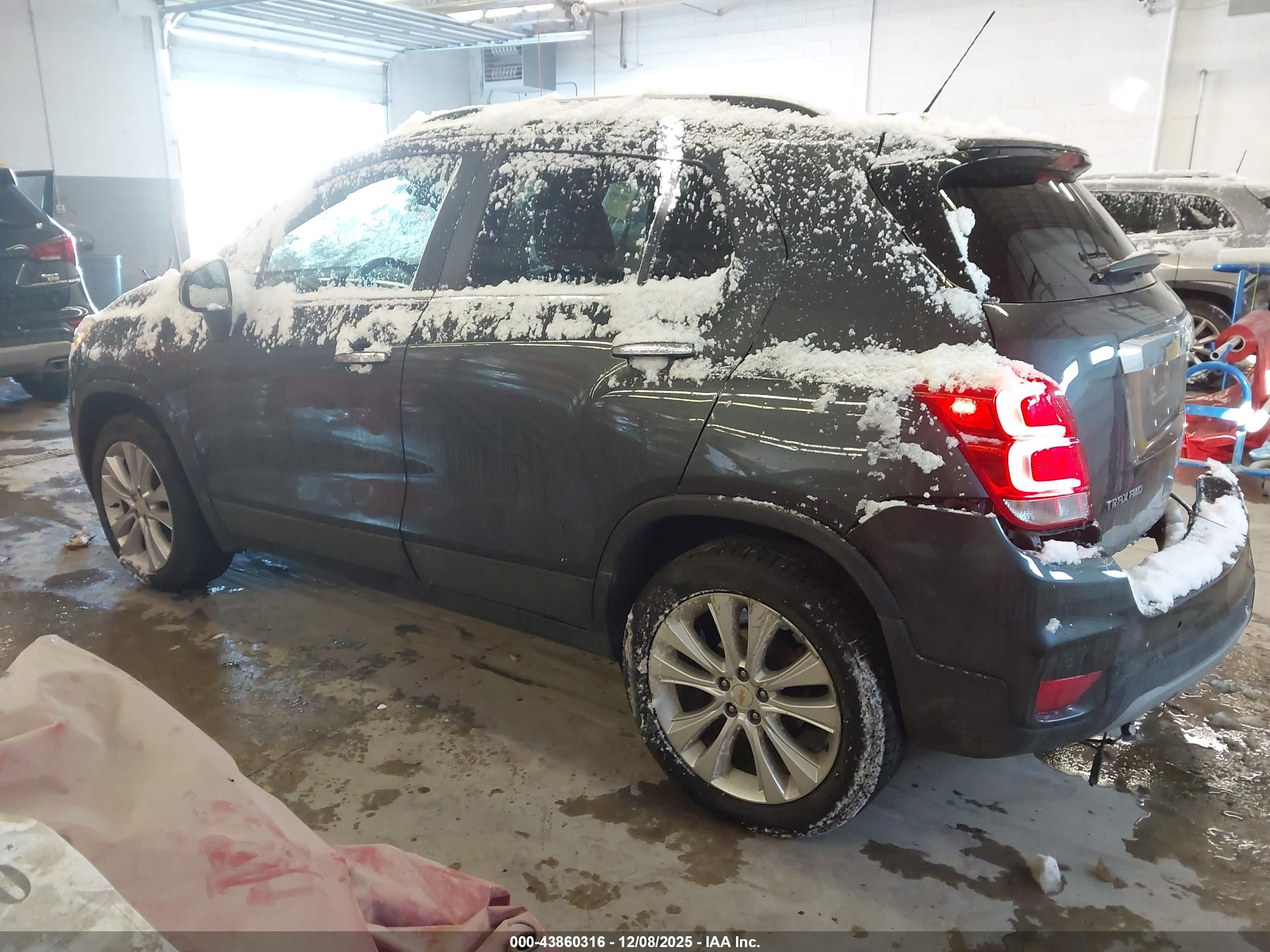 CHEVROLET TRAX image 3
