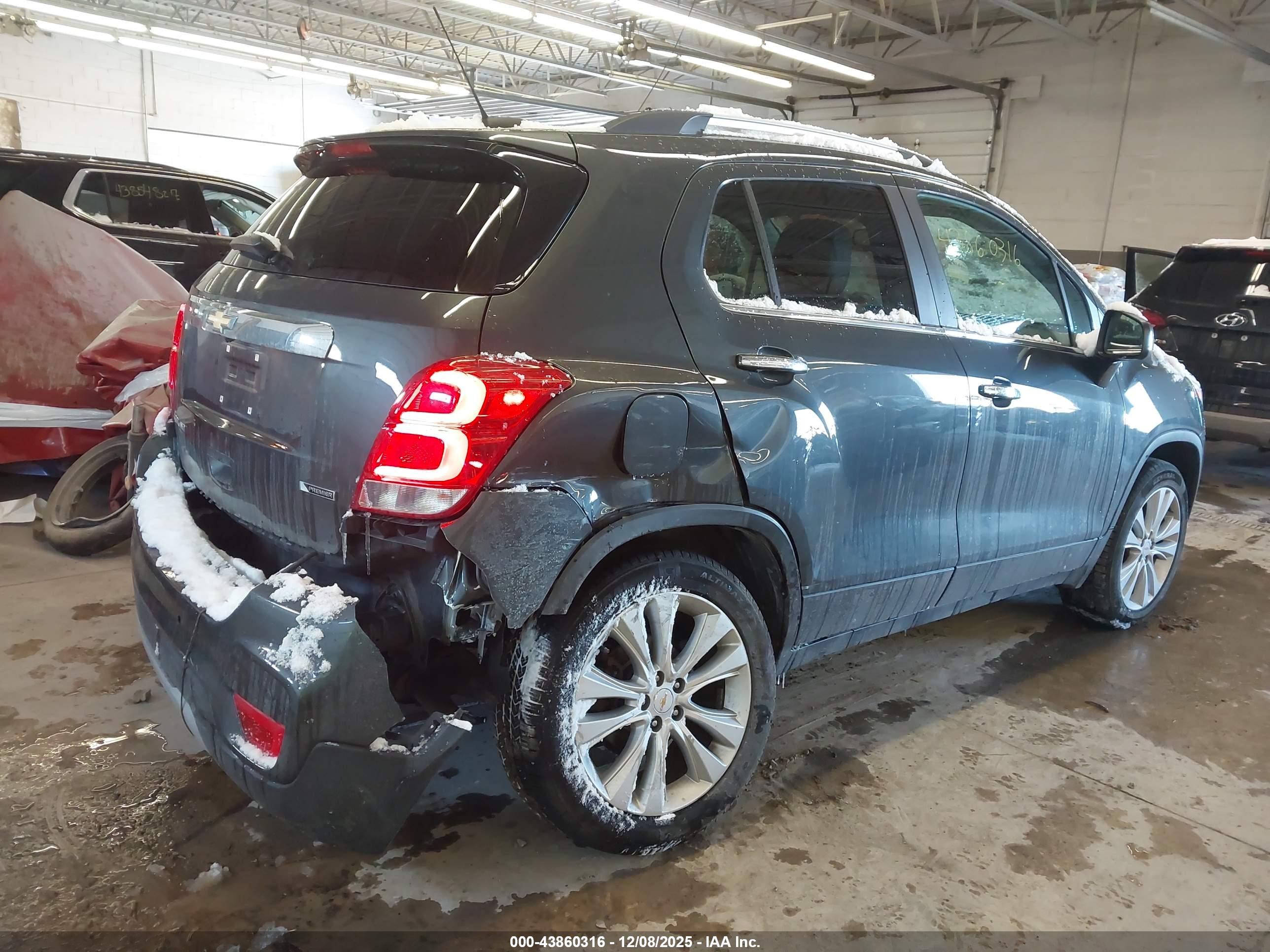 CHEVROLET TRAX image 4
