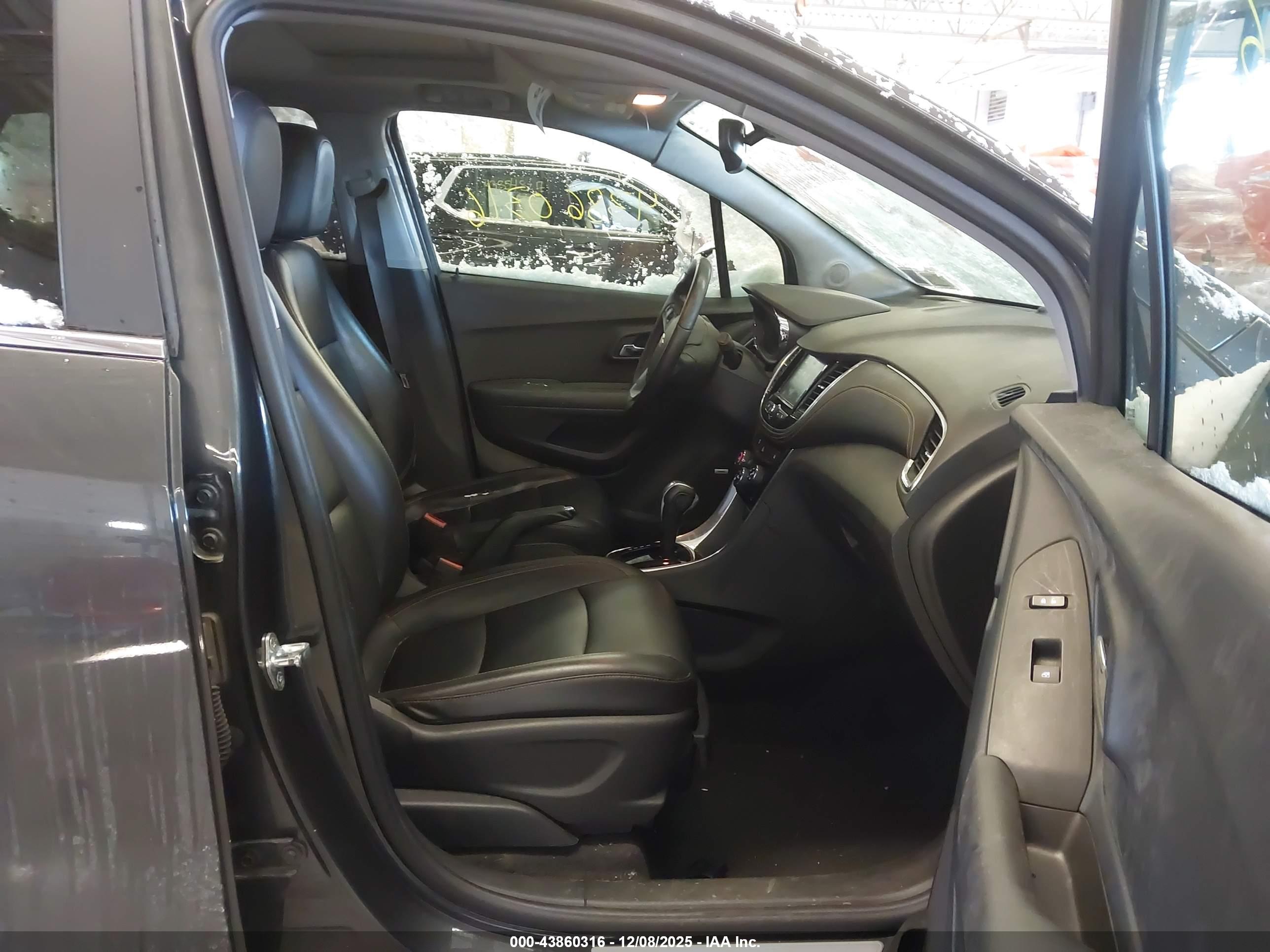 CHEVROLET TRAX image 5