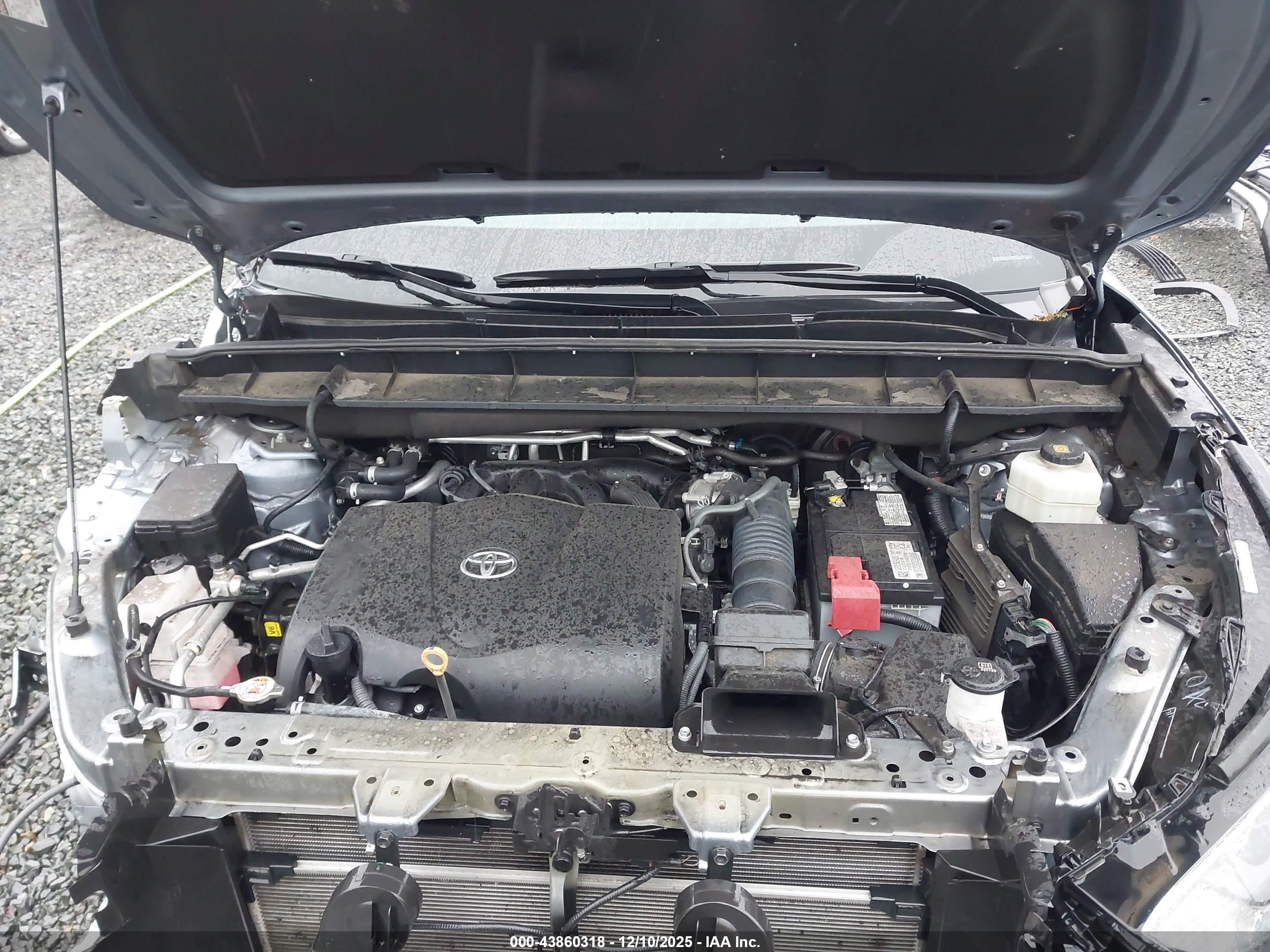 TOYOTA HIGHLANDER image 10