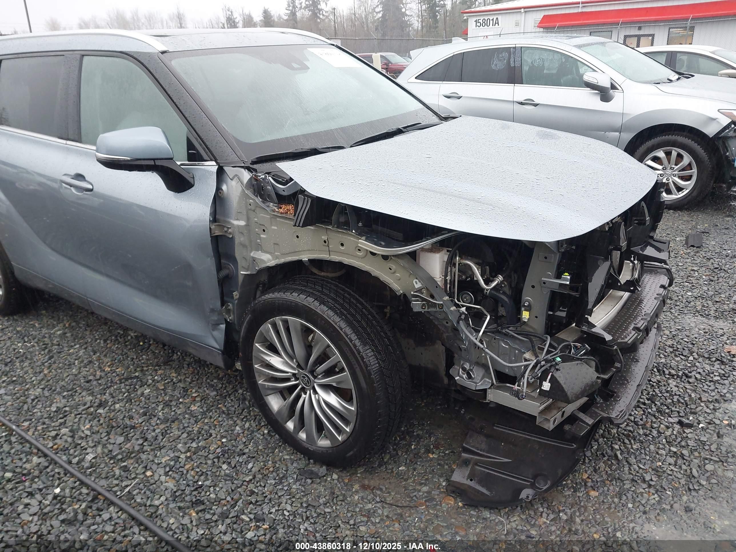 TOYOTA HIGHLANDER image 6