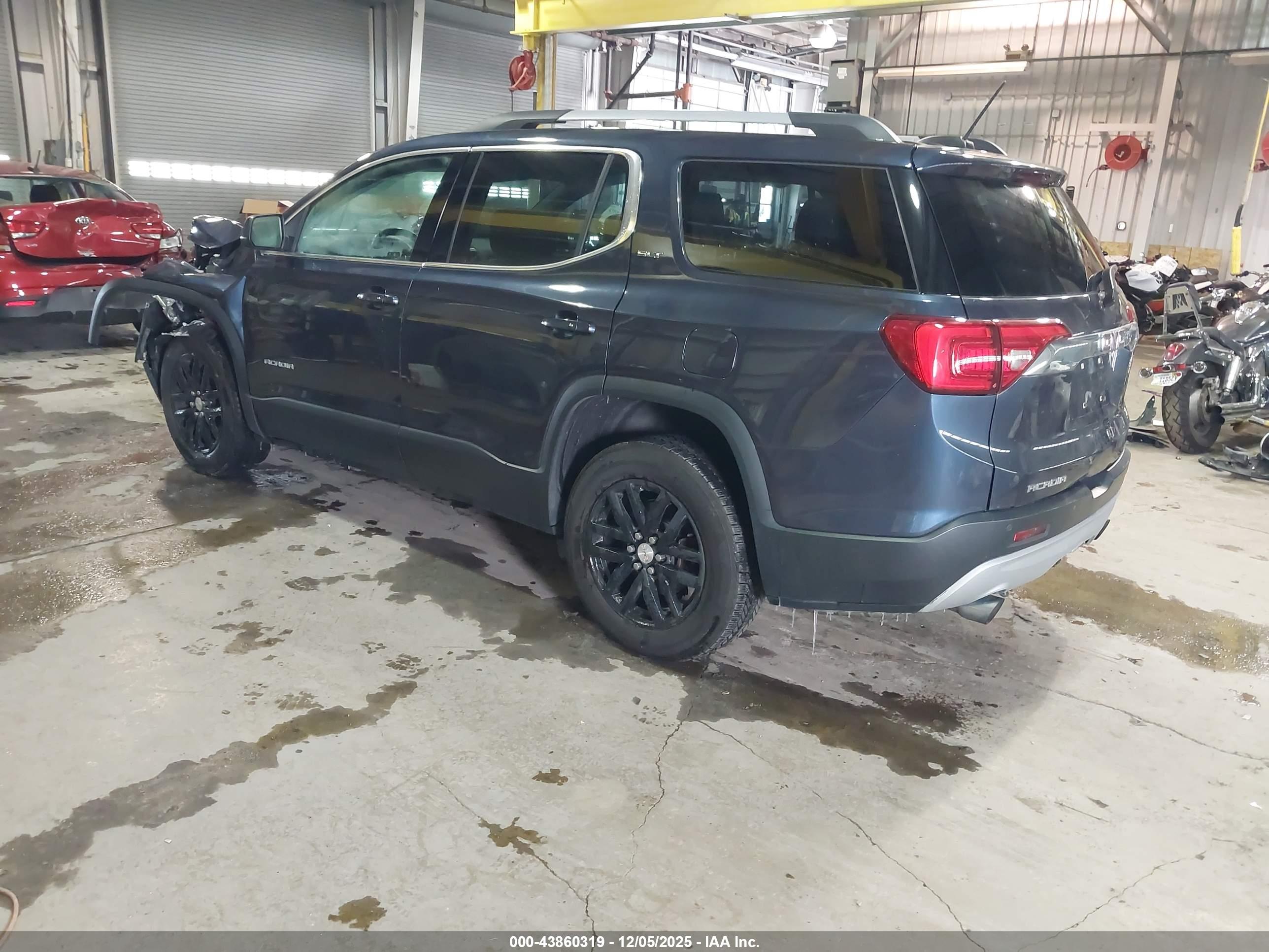 GMC ACADIA image 3