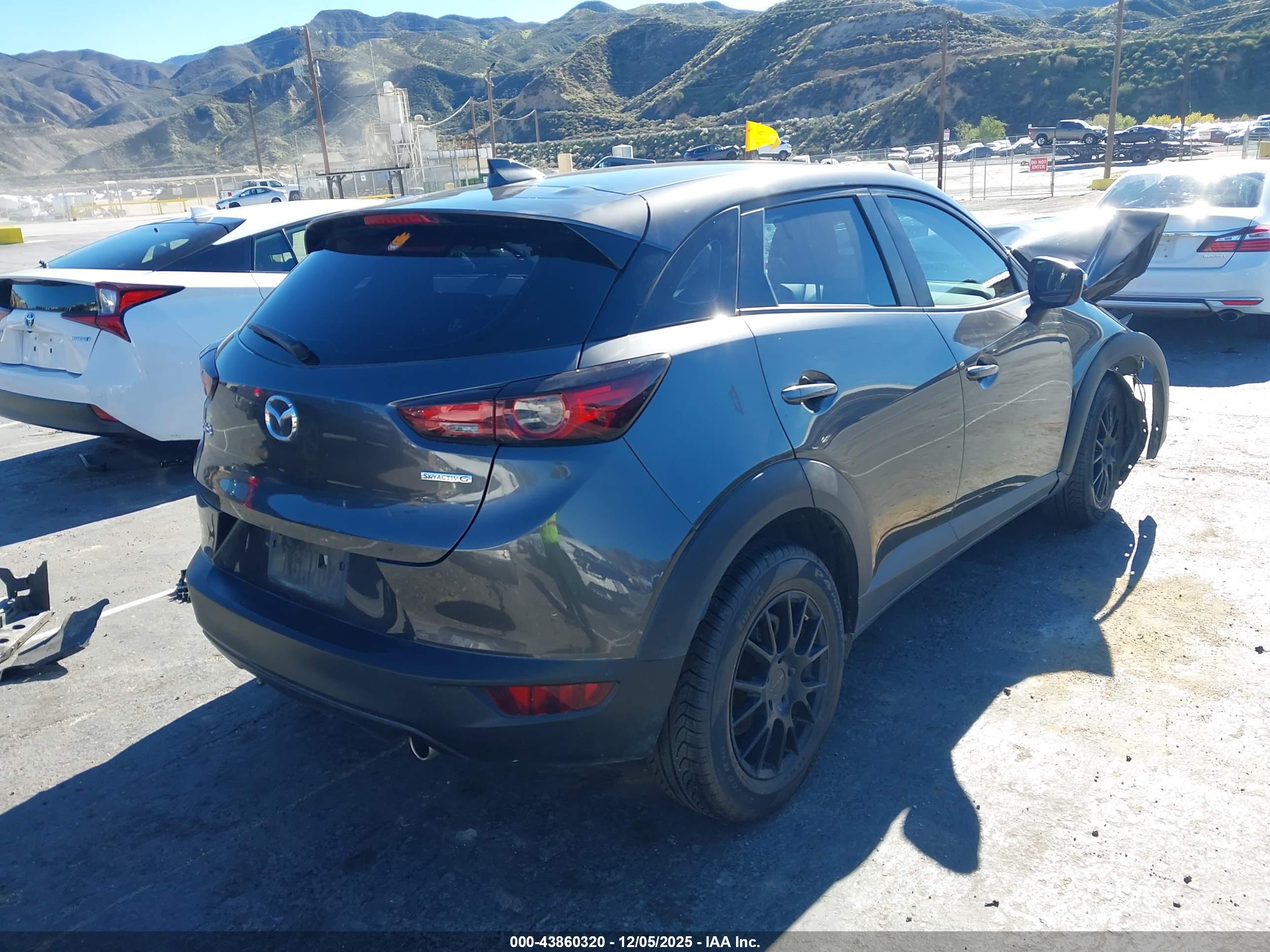 MAZDA CX-3 image 4