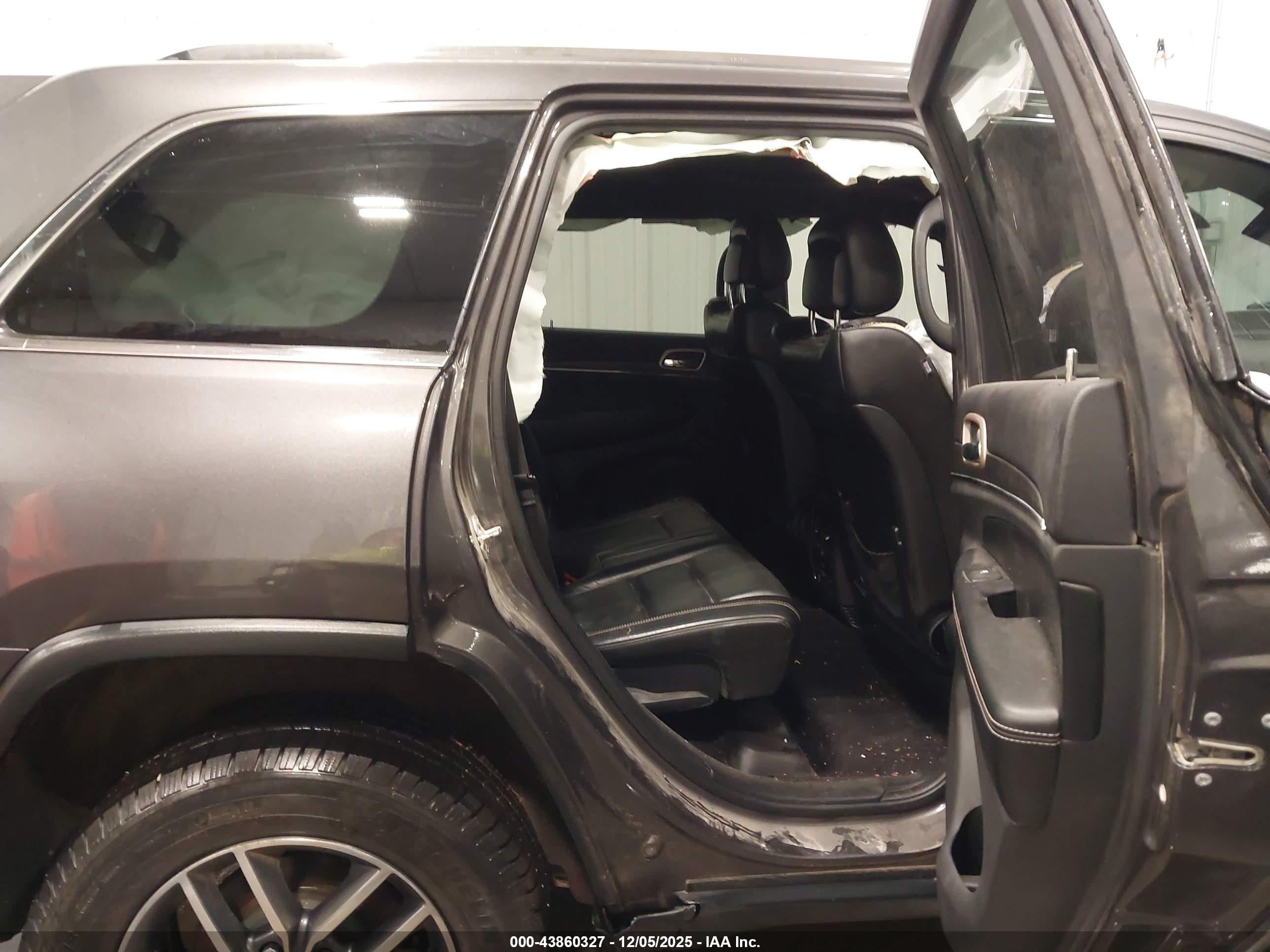 JEEP GRAND image 8