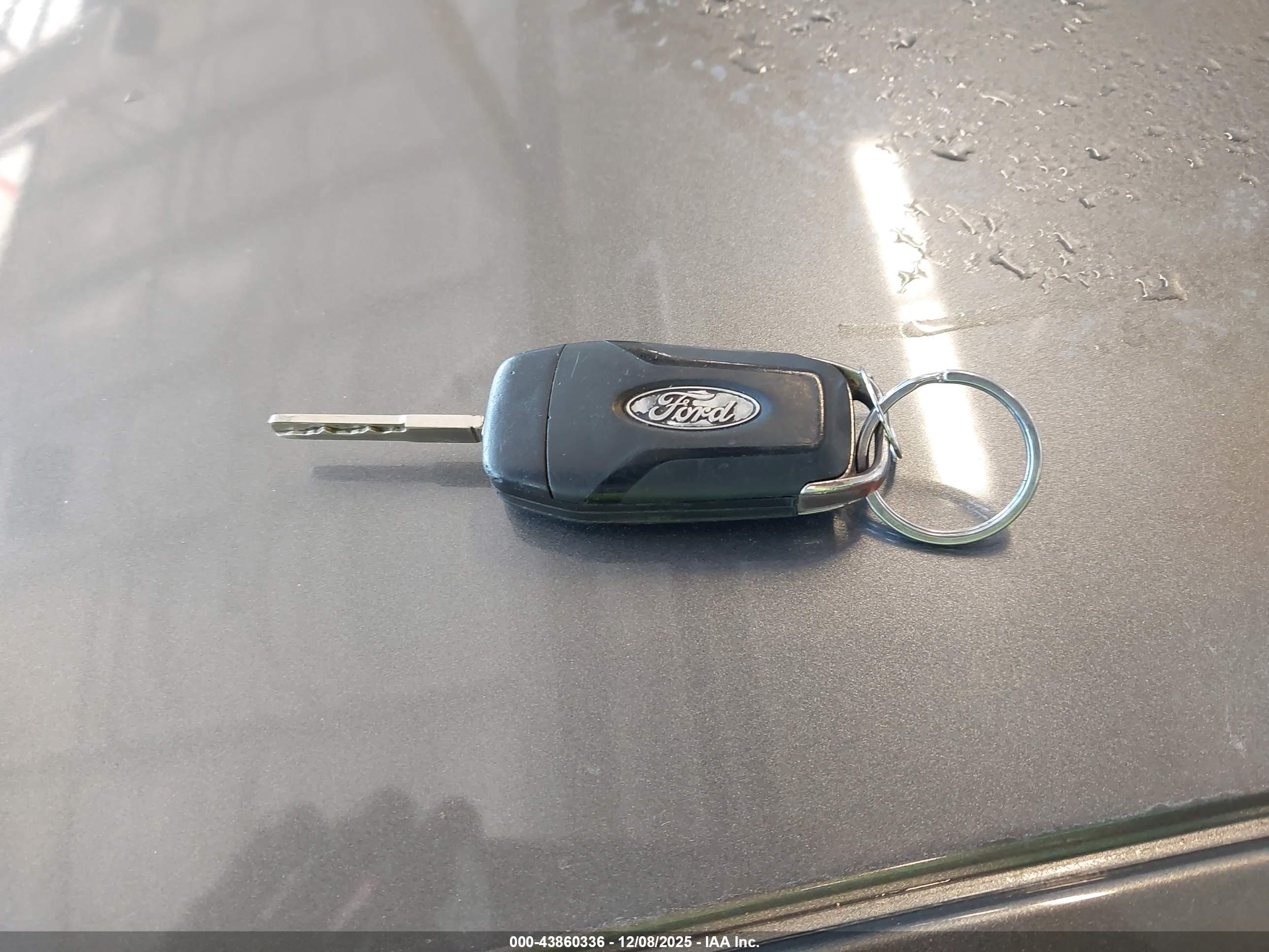 FORD FUSION image 11