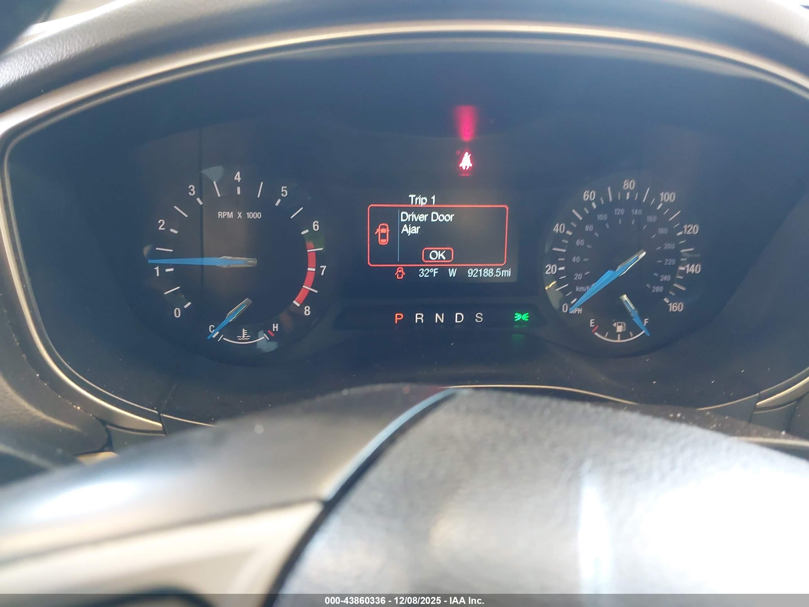 FORD FUSION image 7