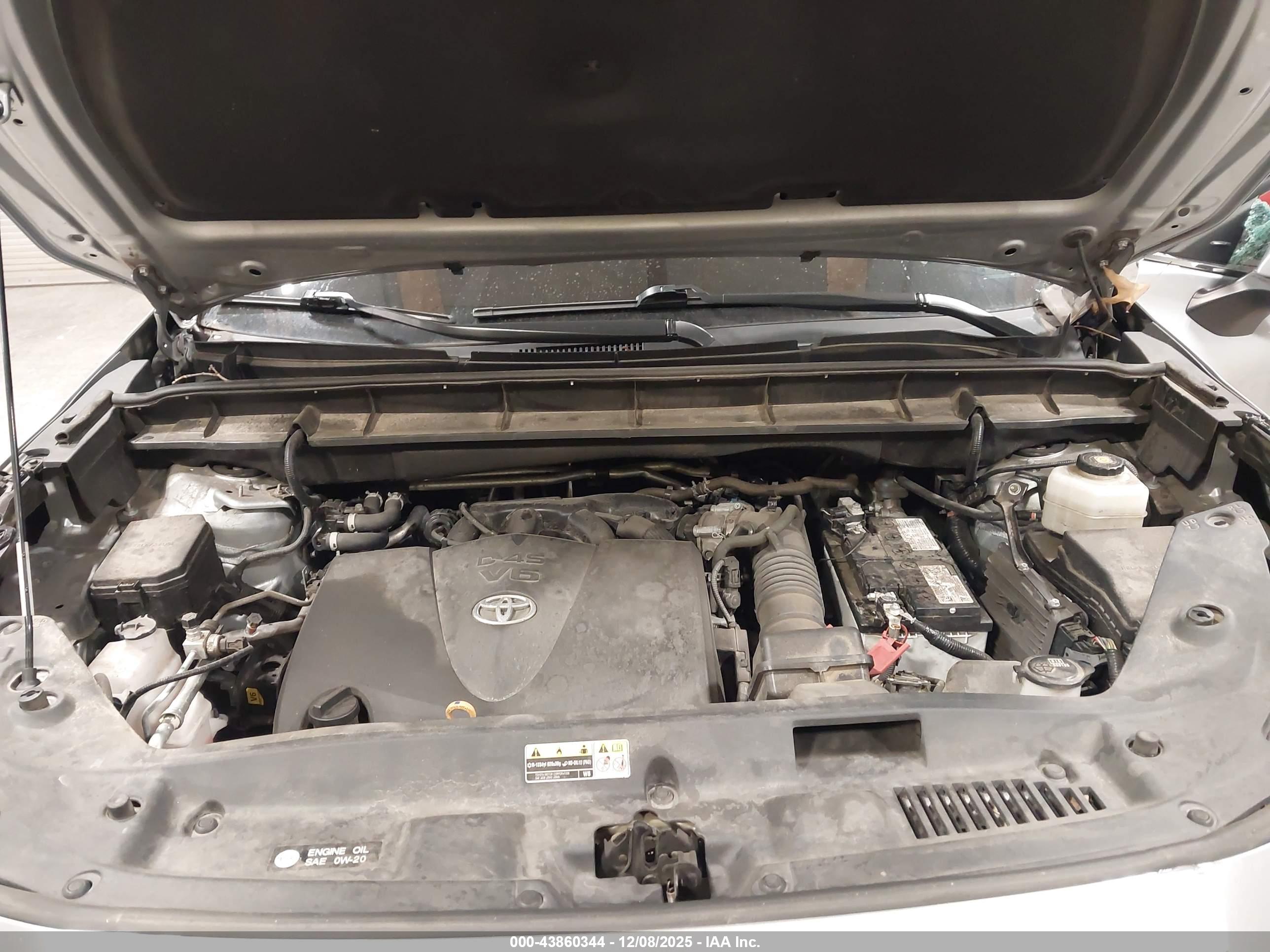 TOYOTA HIGHLANDER image 10