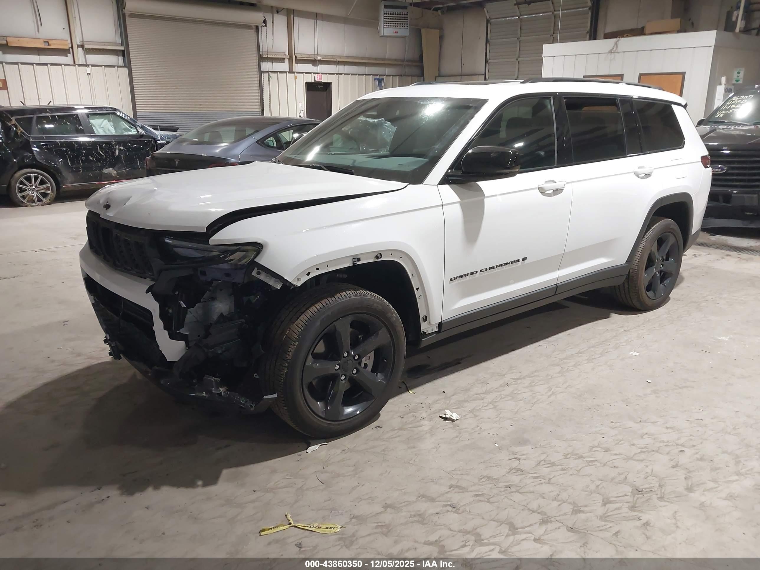 JEEP GRAND image 2
