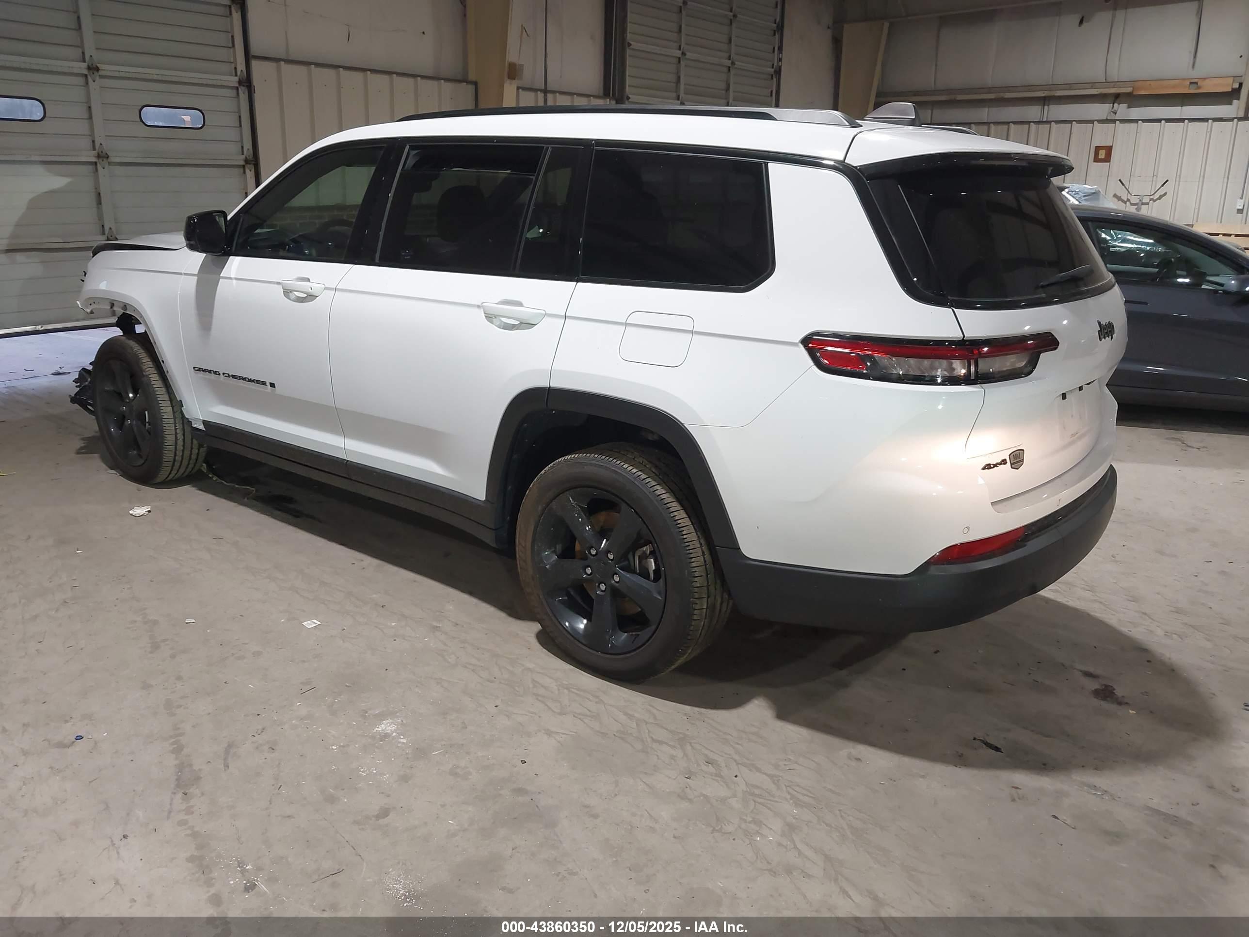 JEEP GRAND image 3