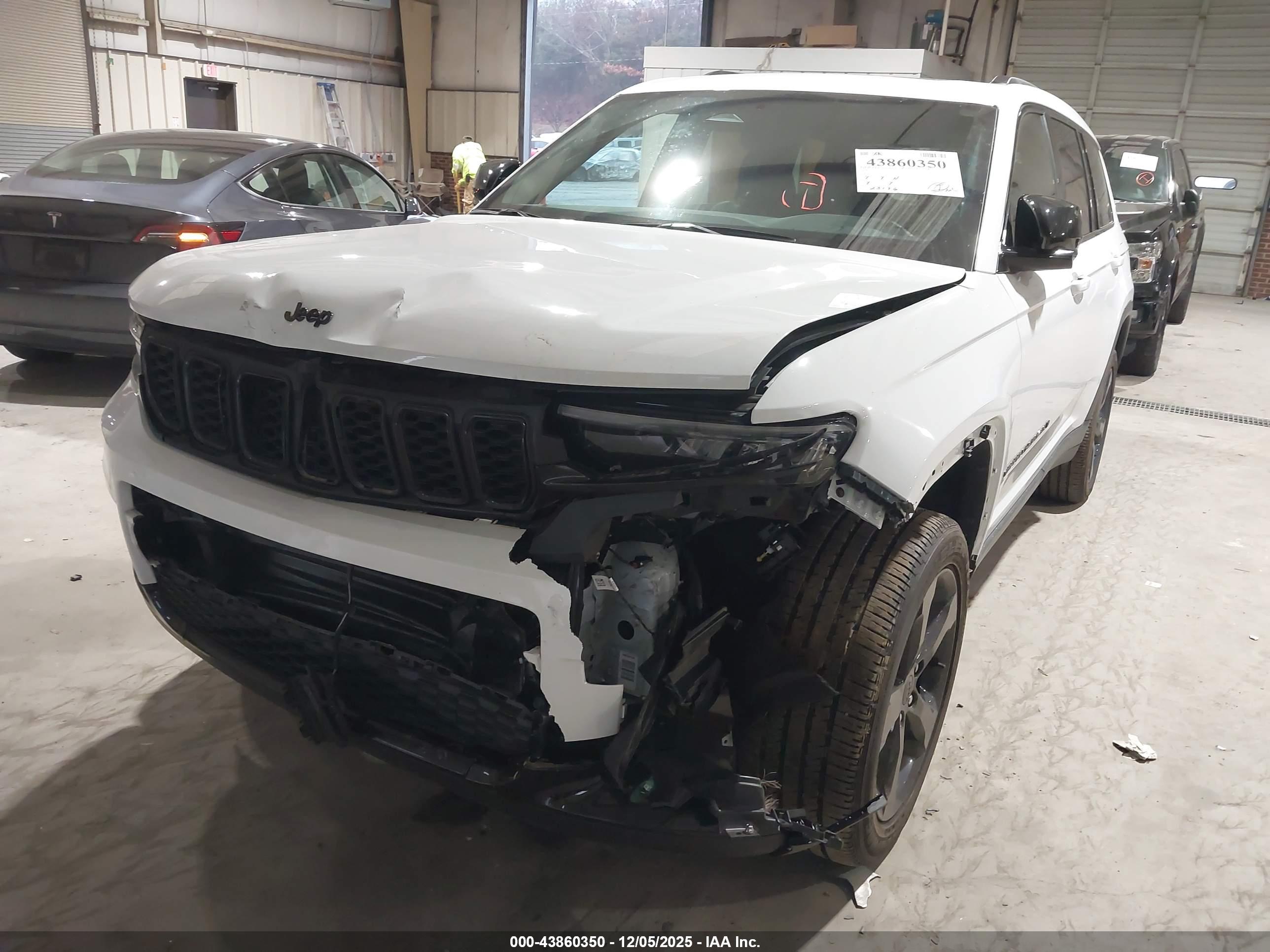 JEEP GRAND image 6