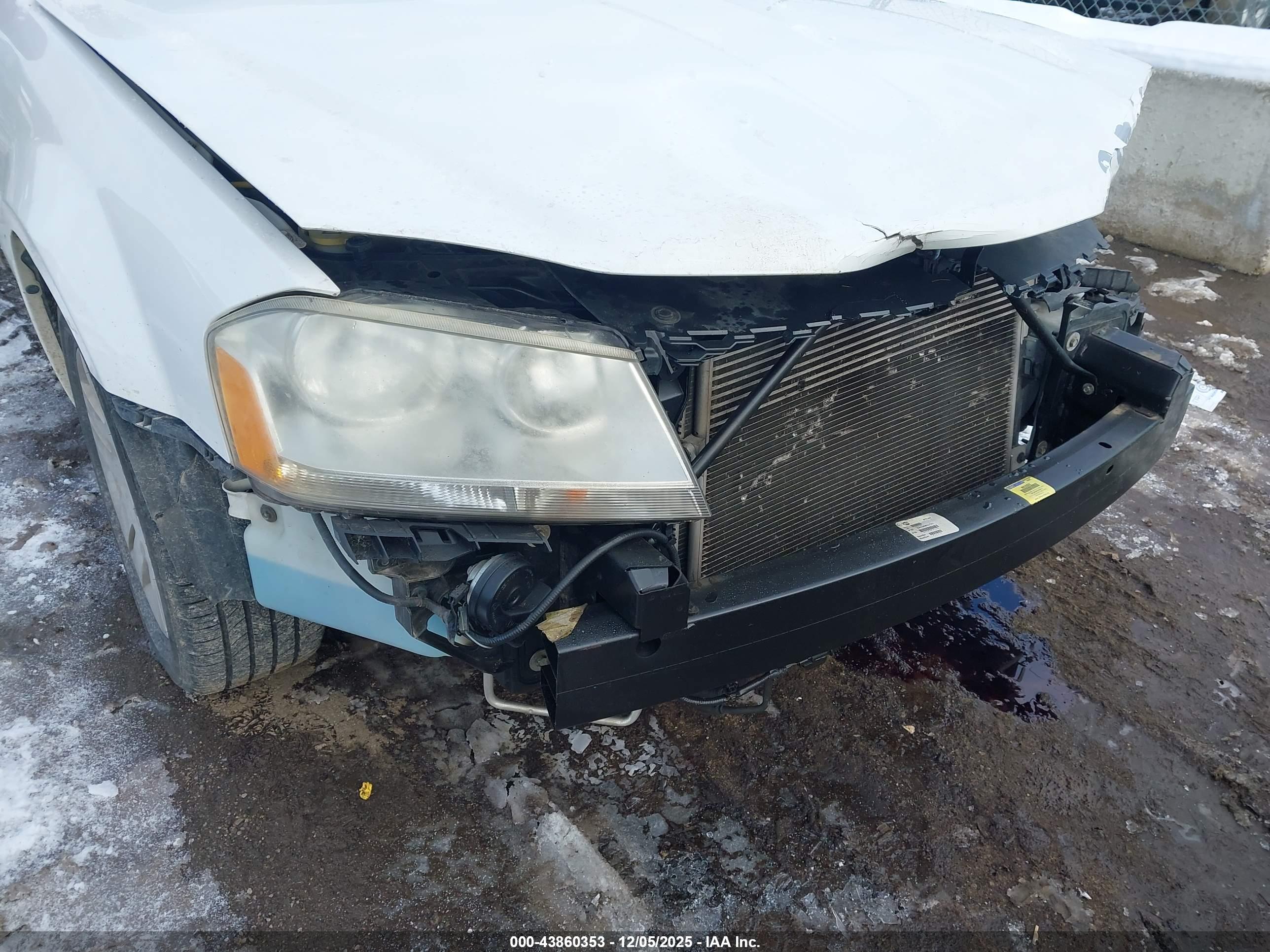 DODGE AVENGER image 6