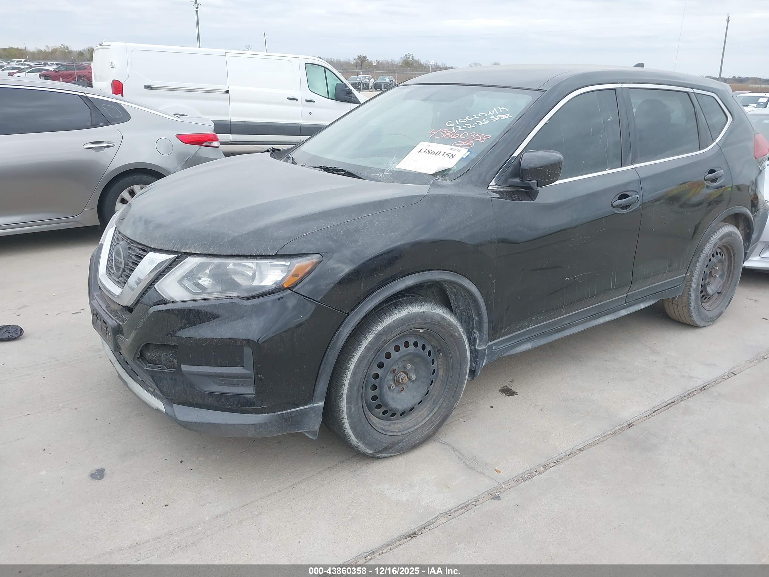 NISSAN ROGUE image 2