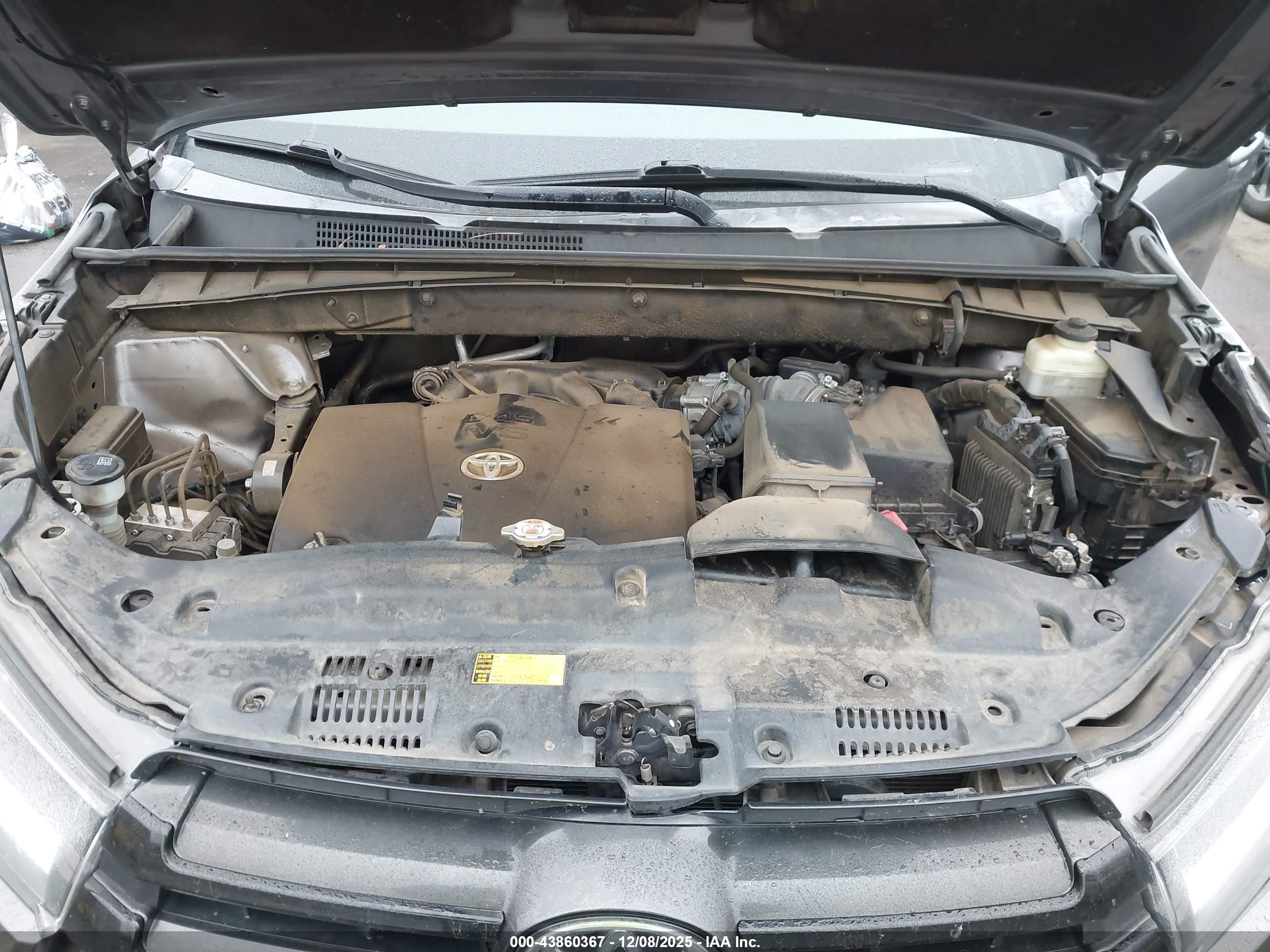 TOYOTA HIGHLANDER image 10