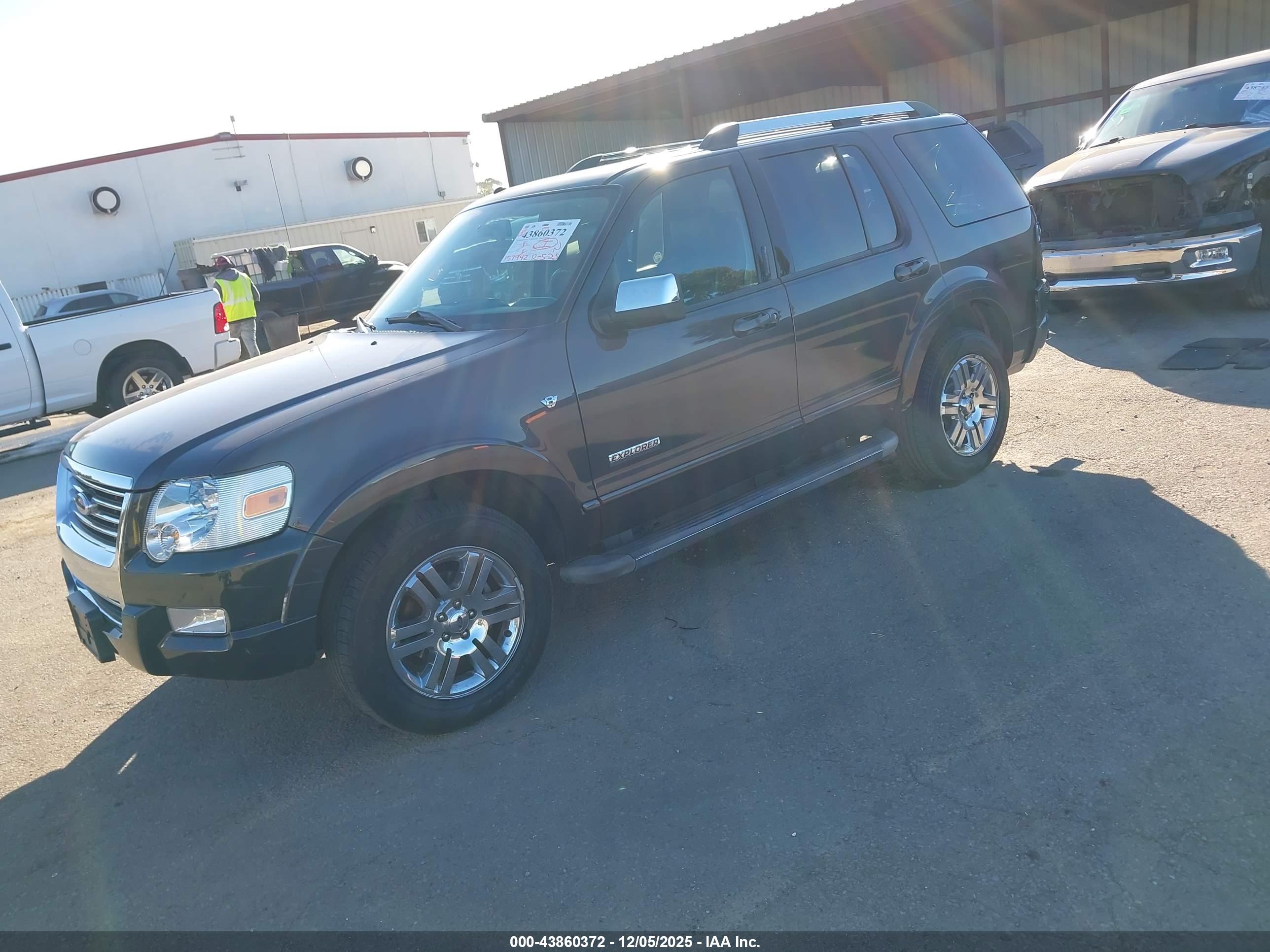 FORD EXPLORER image 2