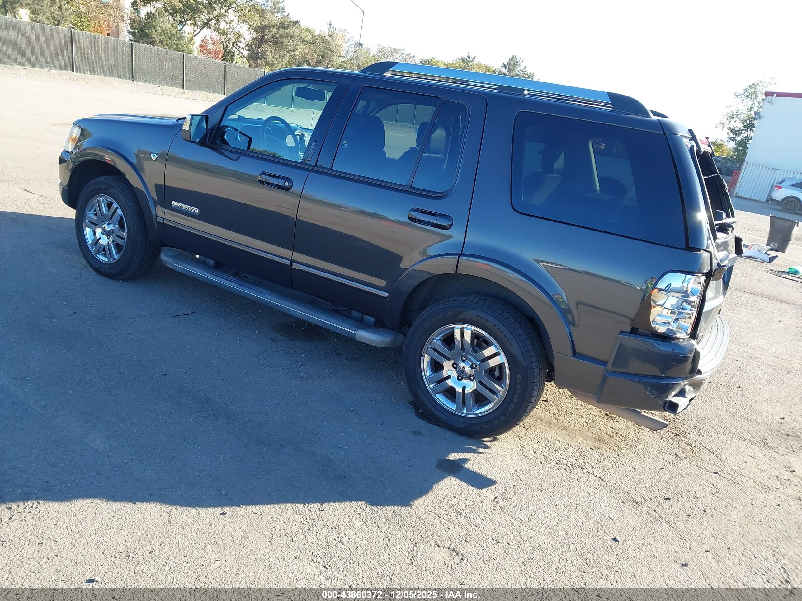 FORD EXPLORER image 3