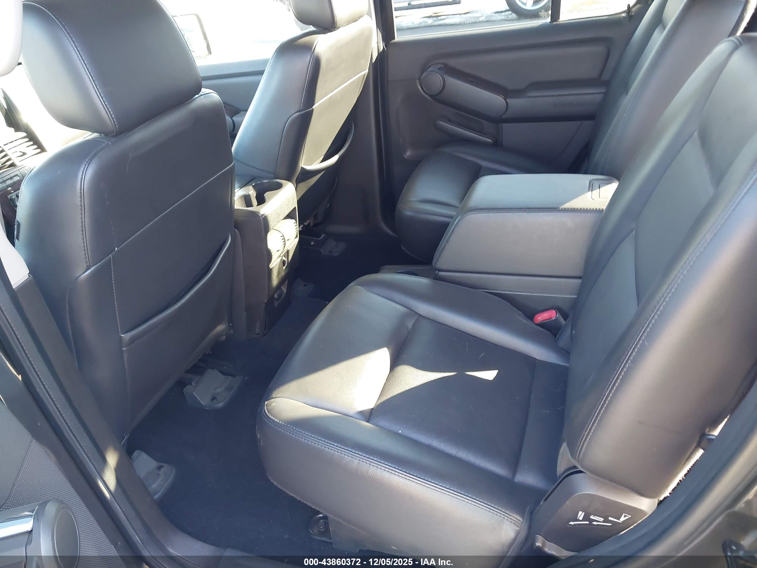 FORD EXPLORER image 8