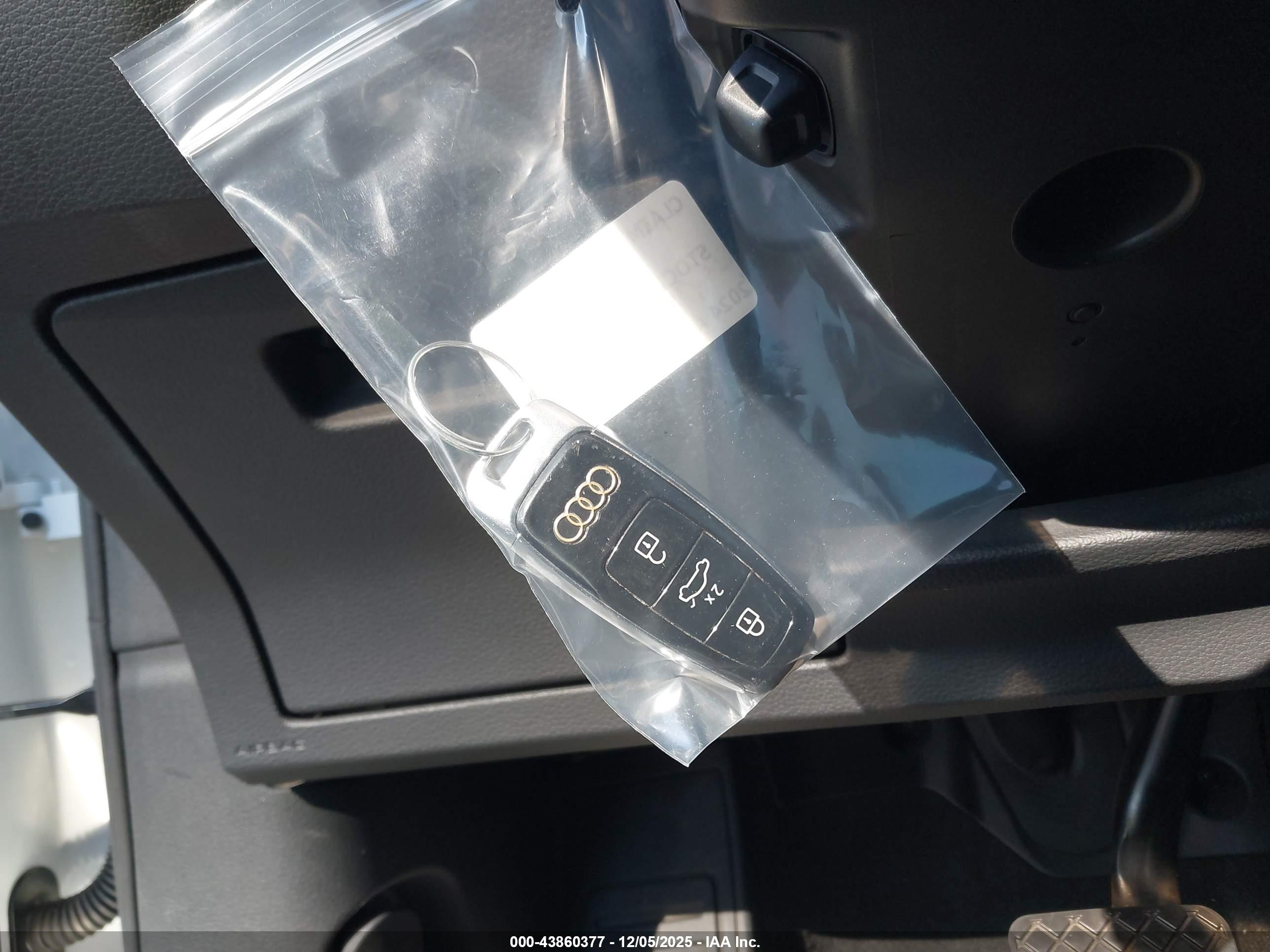 AUDI Q8 image 11
