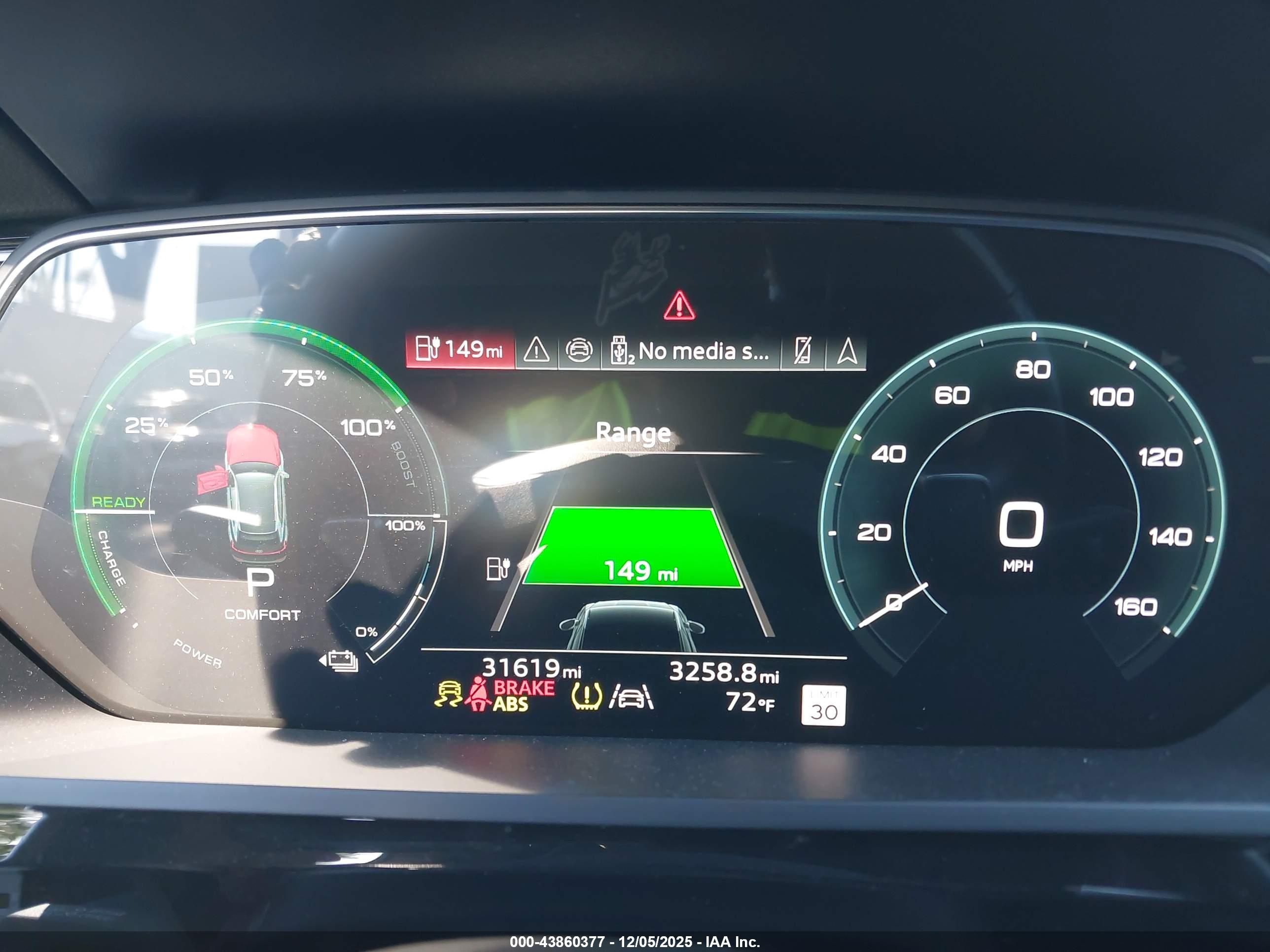 AUDI Q8 image 7