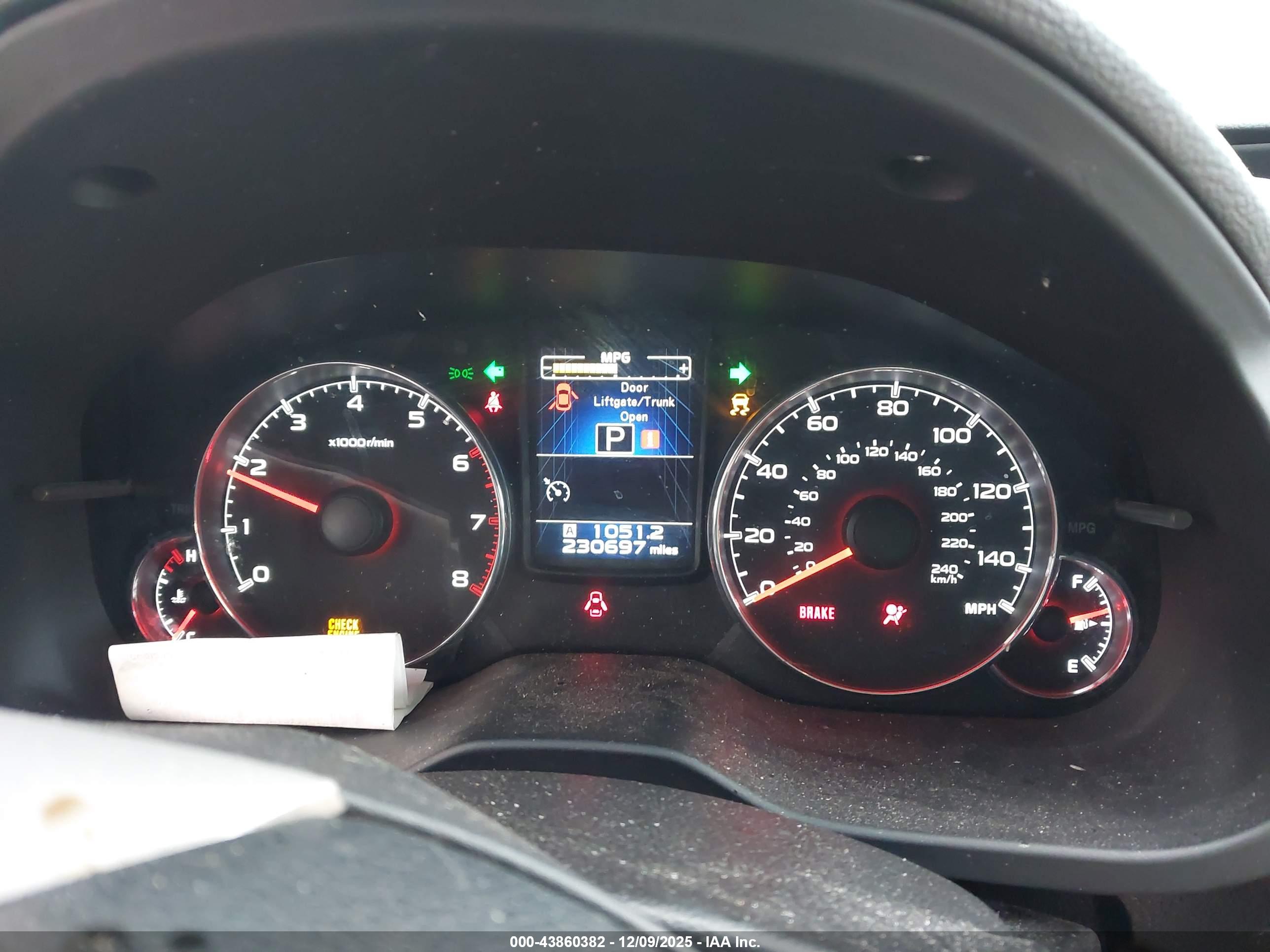 SUBARU OUTBACK image 7
