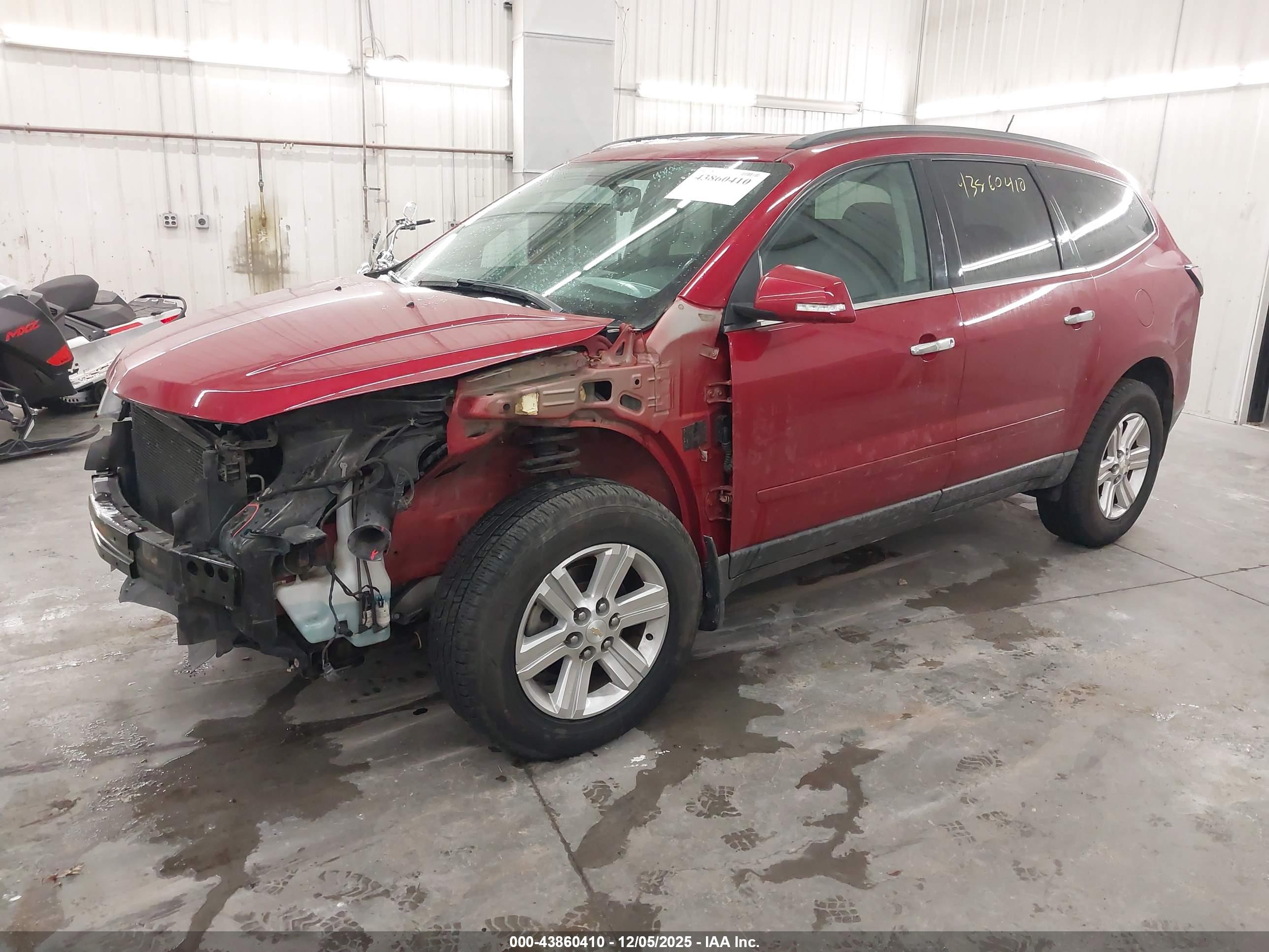 CHEVROLET TRAVERSE image 2
