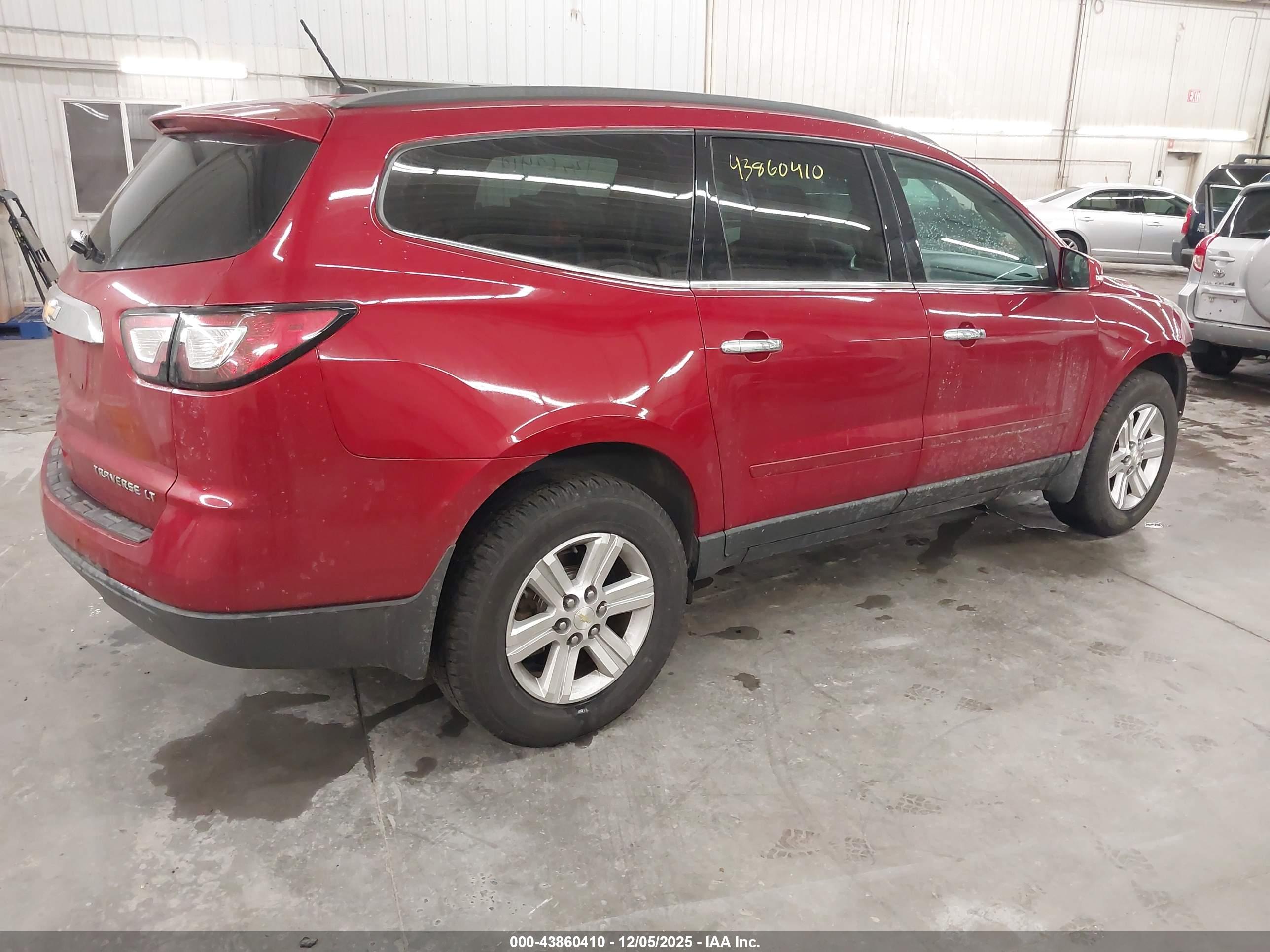 CHEVROLET TRAVERSE image 4
