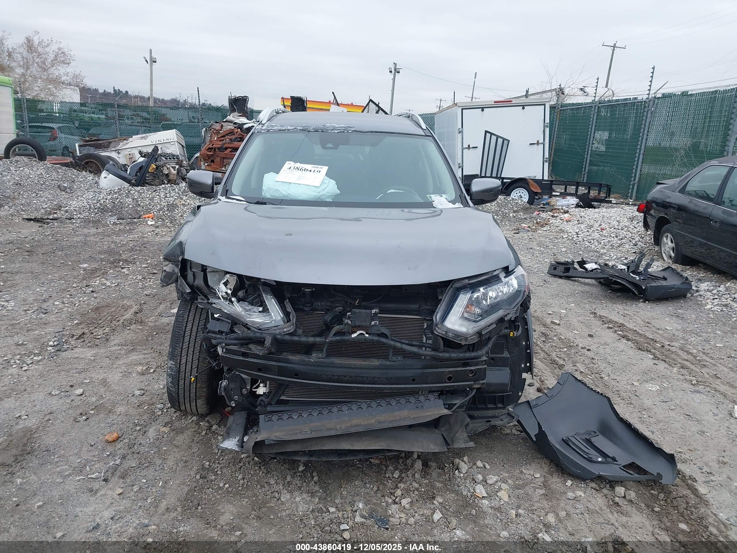 NISSAN ROGUE image 6
