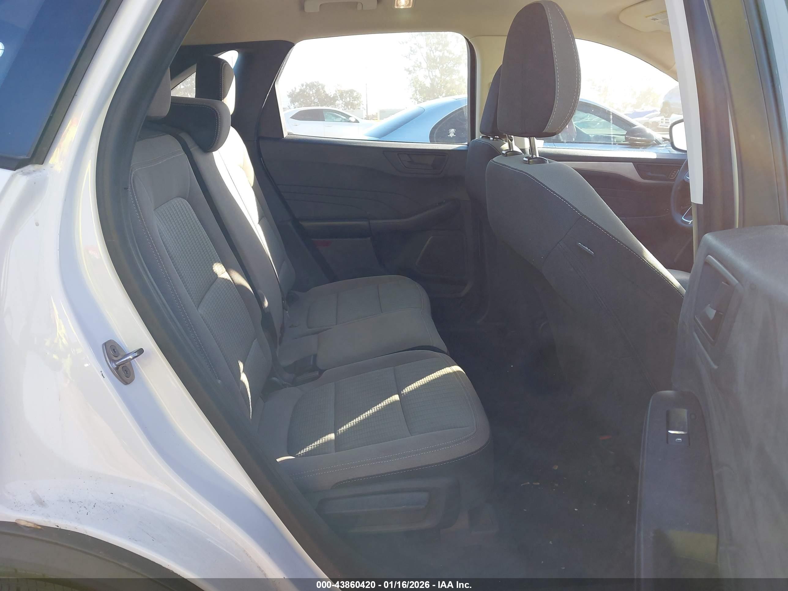 FORD ESCAPE image 8