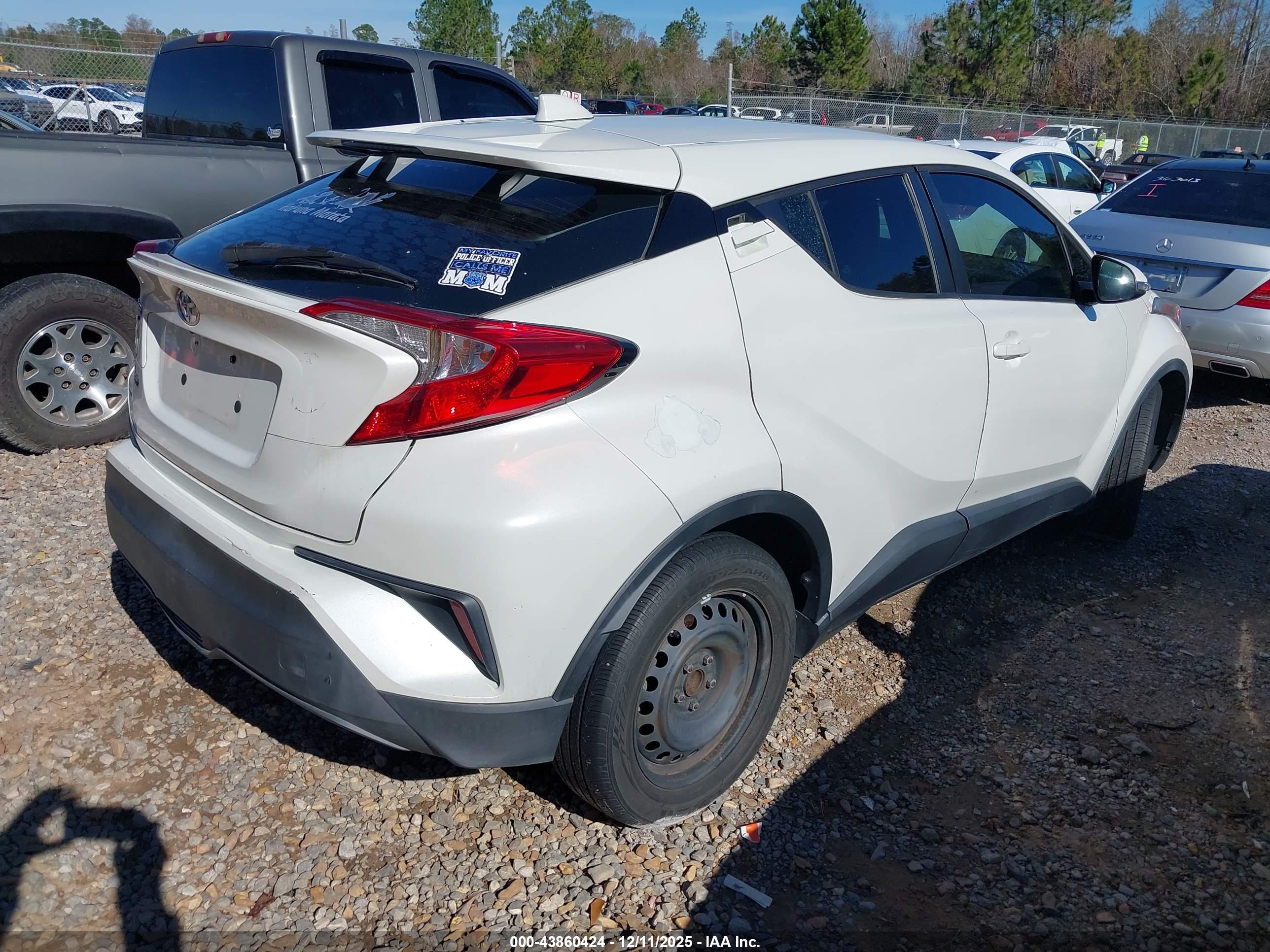 TOYOTA C-HR image 4