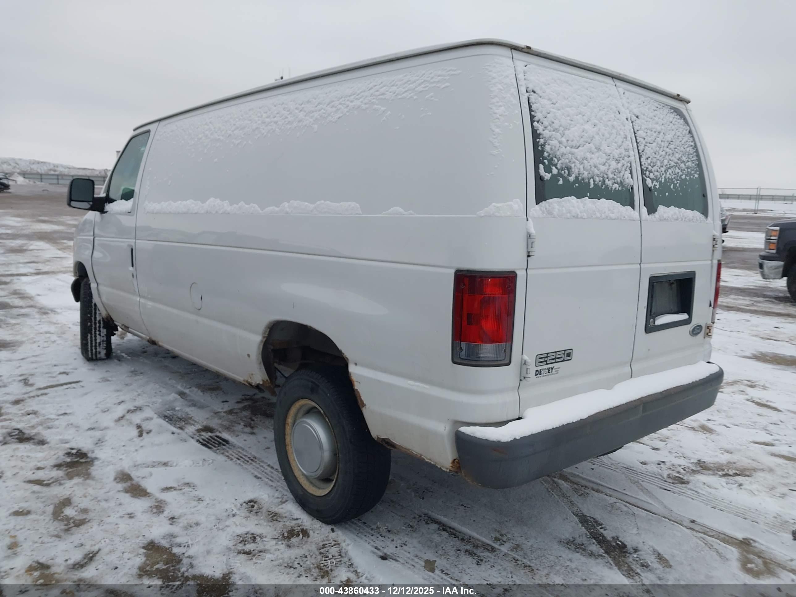 FORD E-250 image 3
