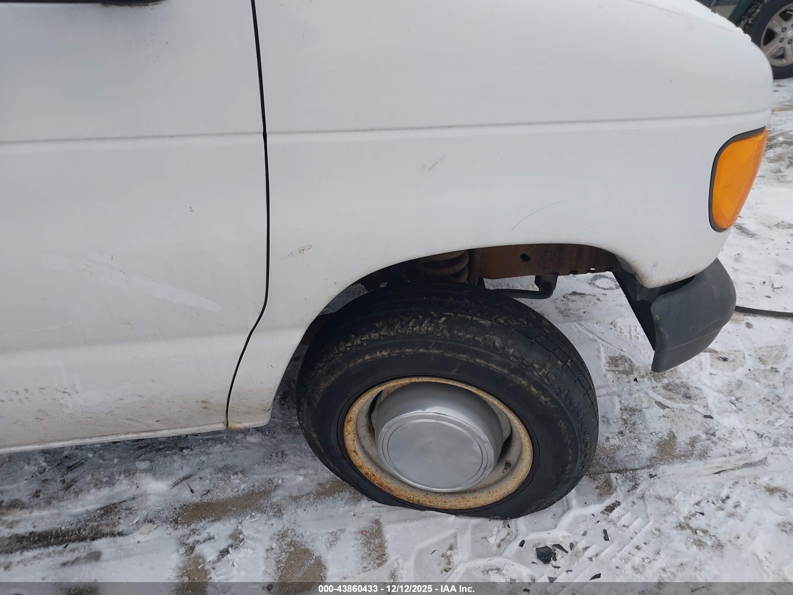 FORD E-250 image 6
