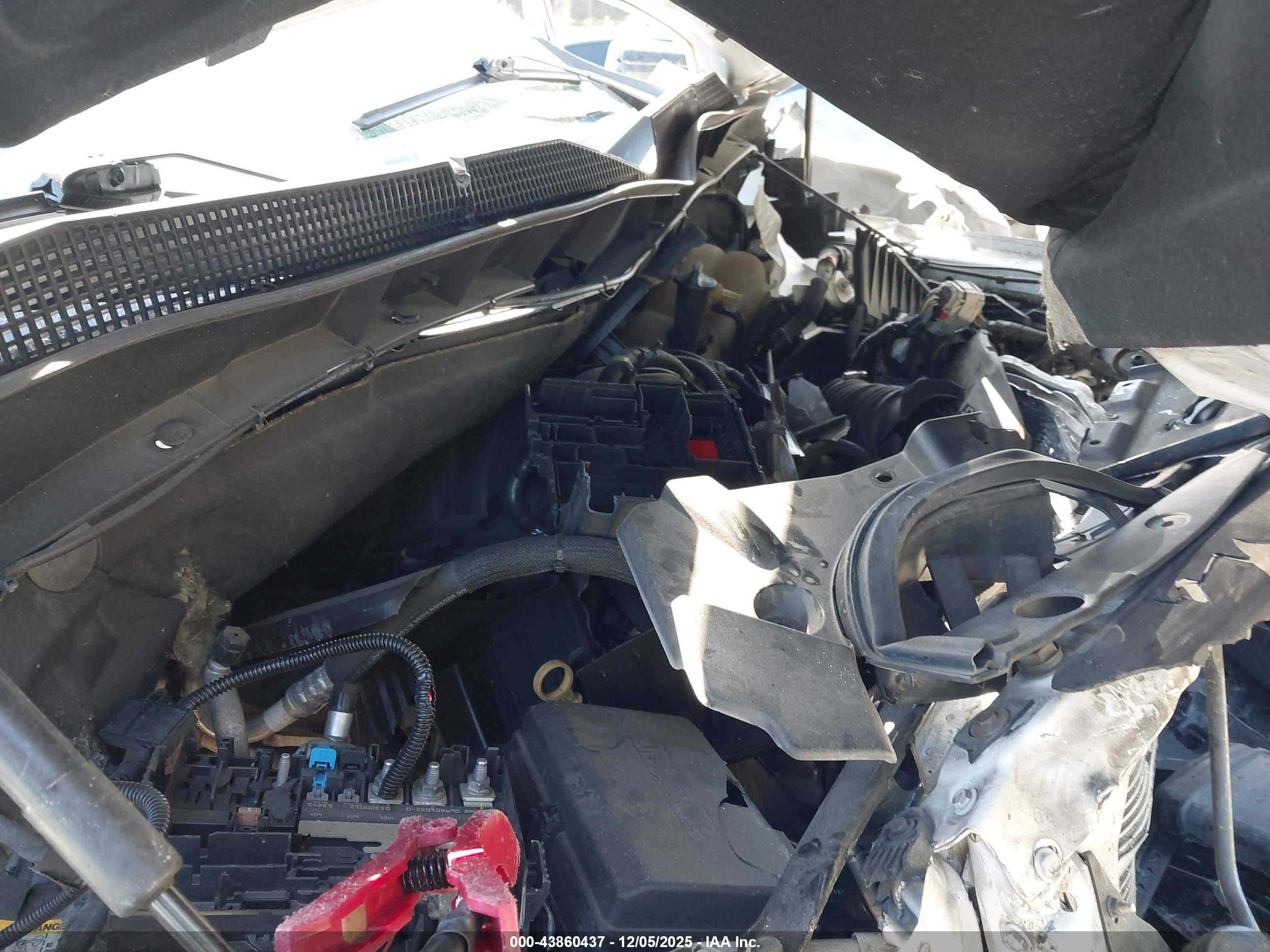 CHEVROLET SILVERADO image 10