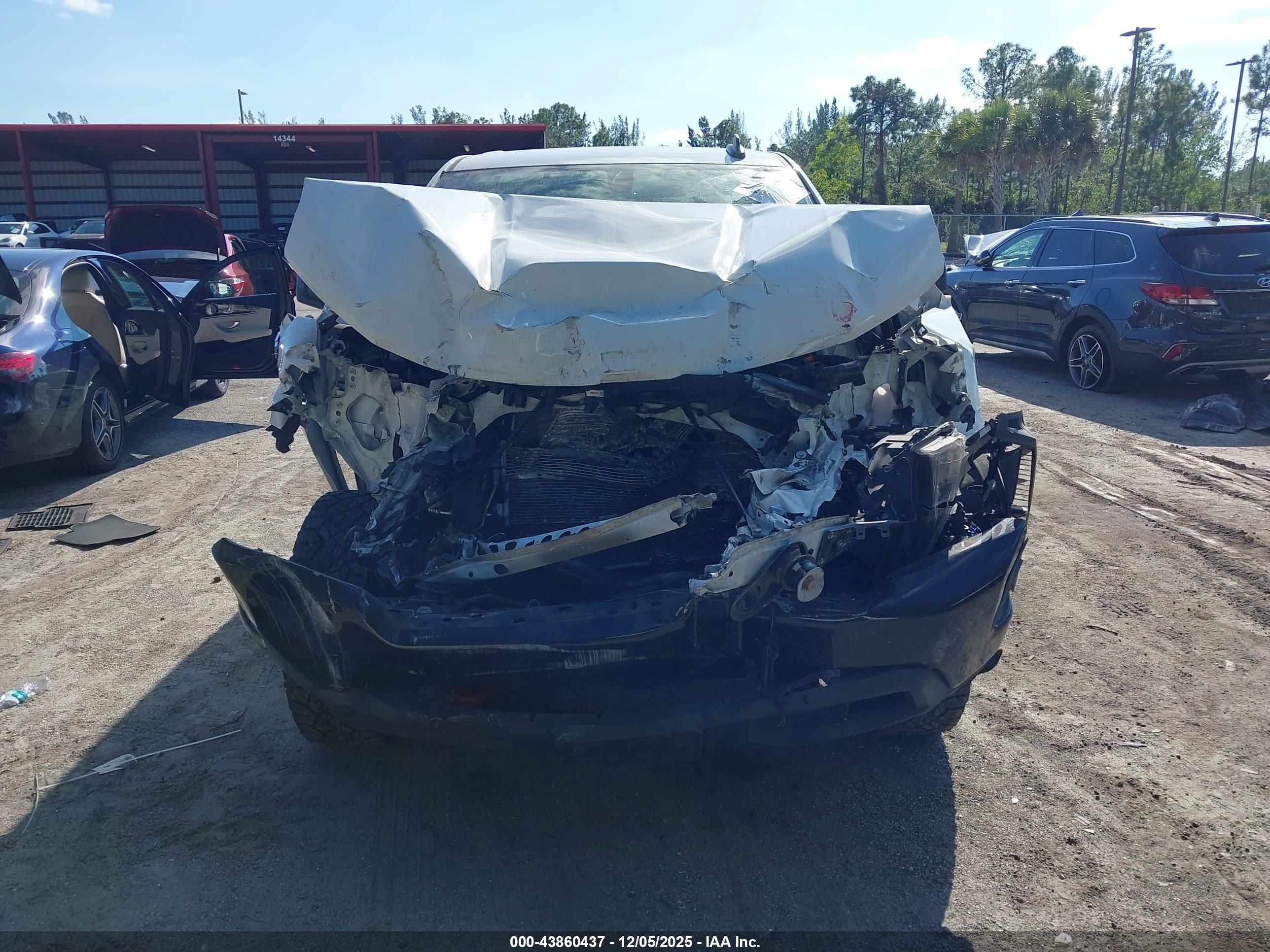 CHEVROLET SILVERADO image 6