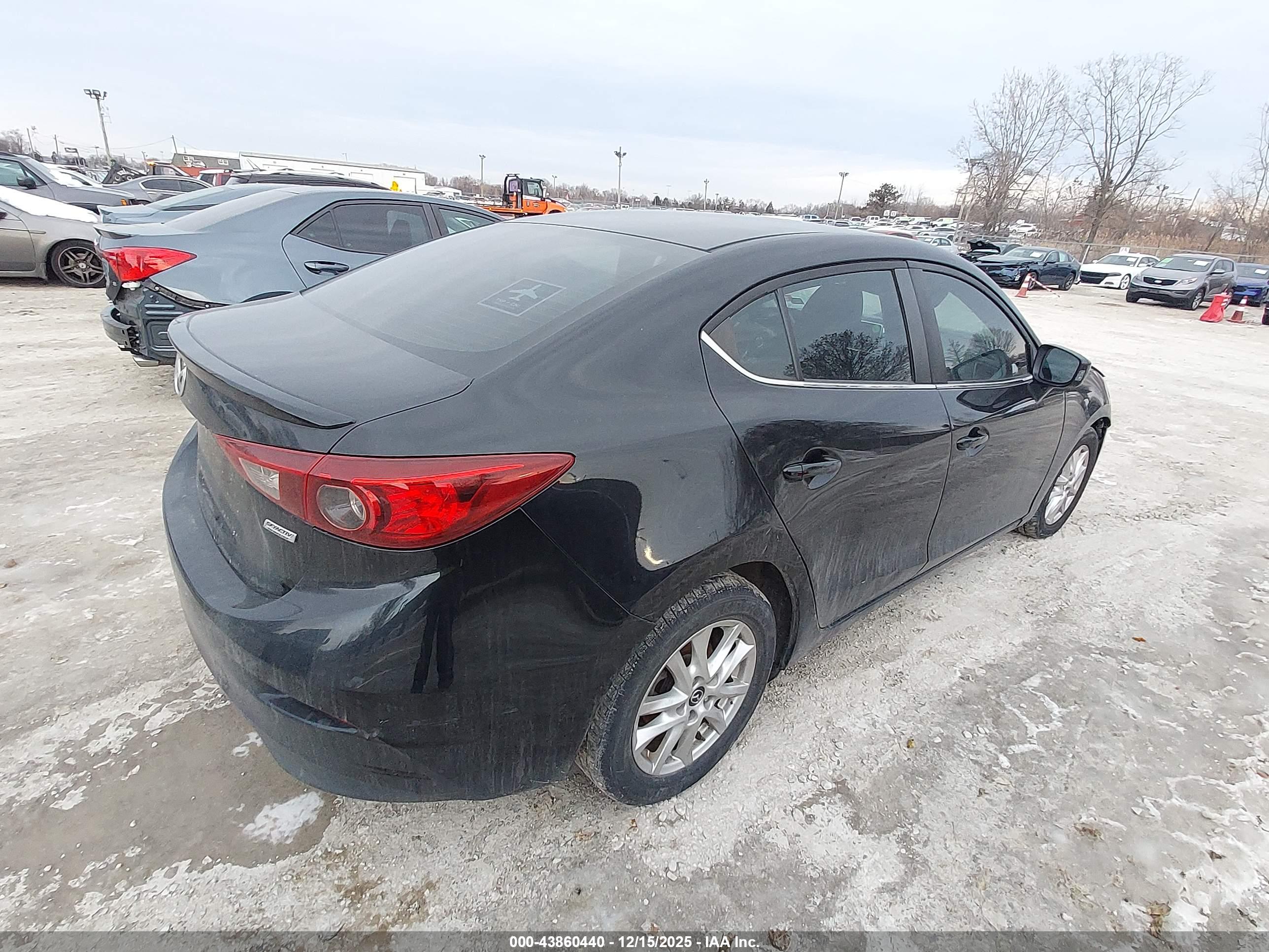 MAZDA MAZDA3 image 4