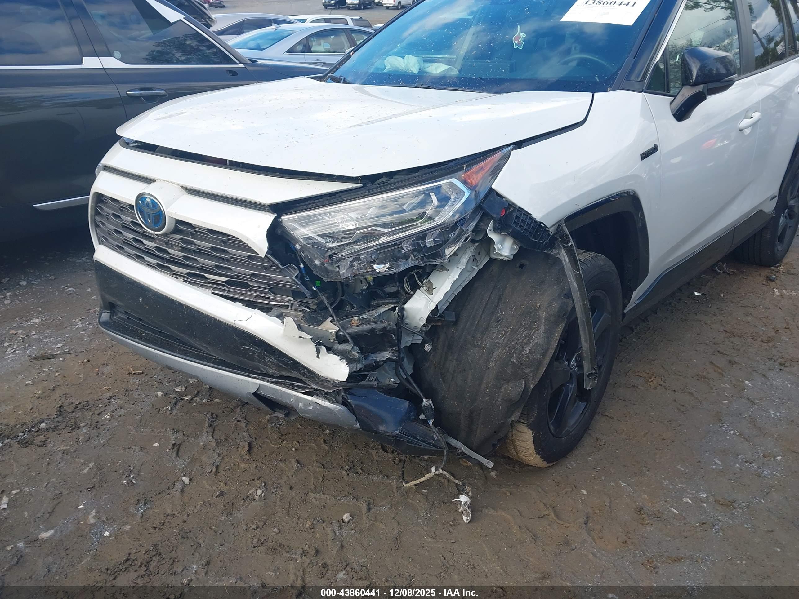 TOYOTA RAV4 image 6